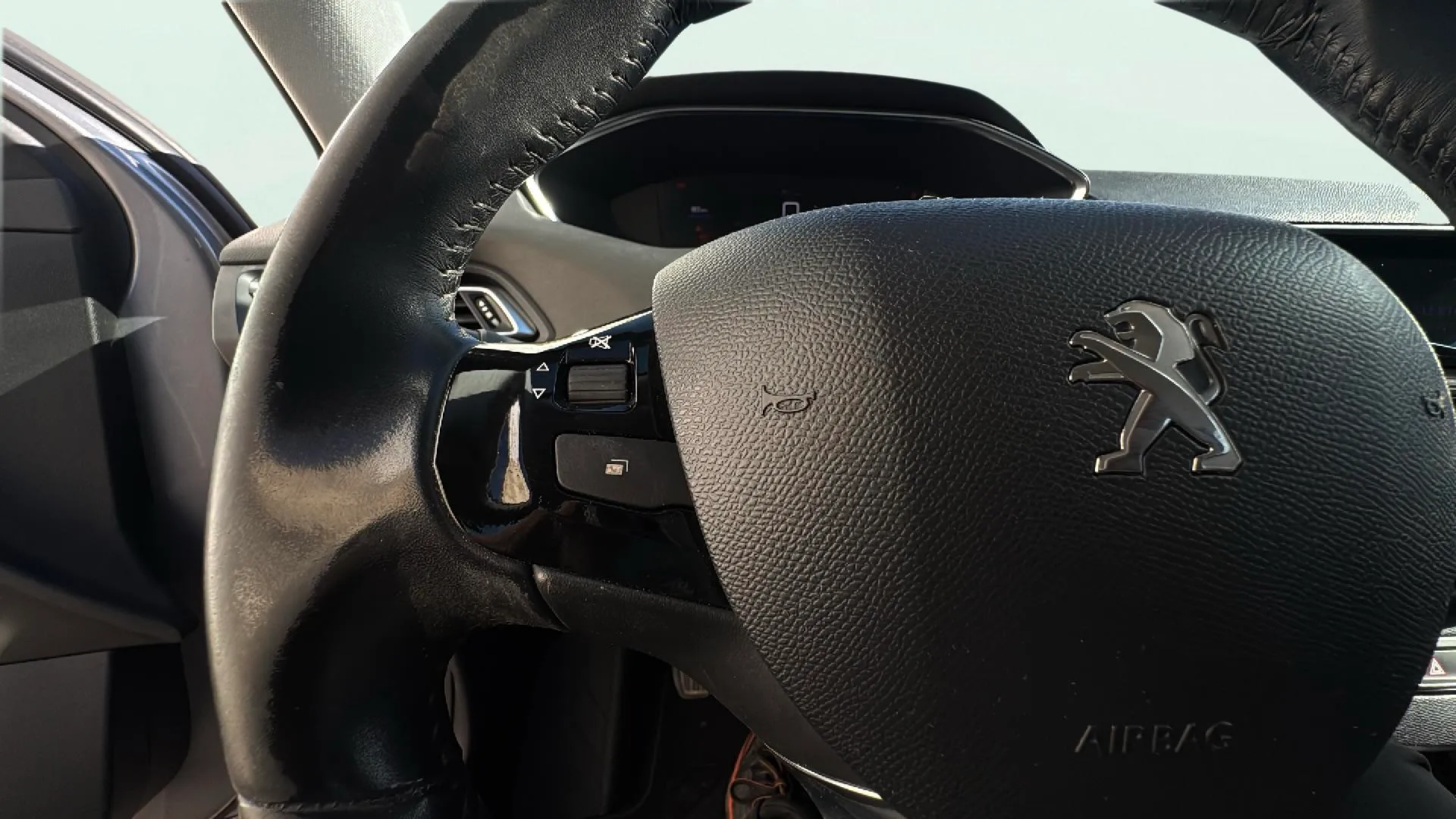 Peugeot 308 Active BlueHDi 100 - foto 13