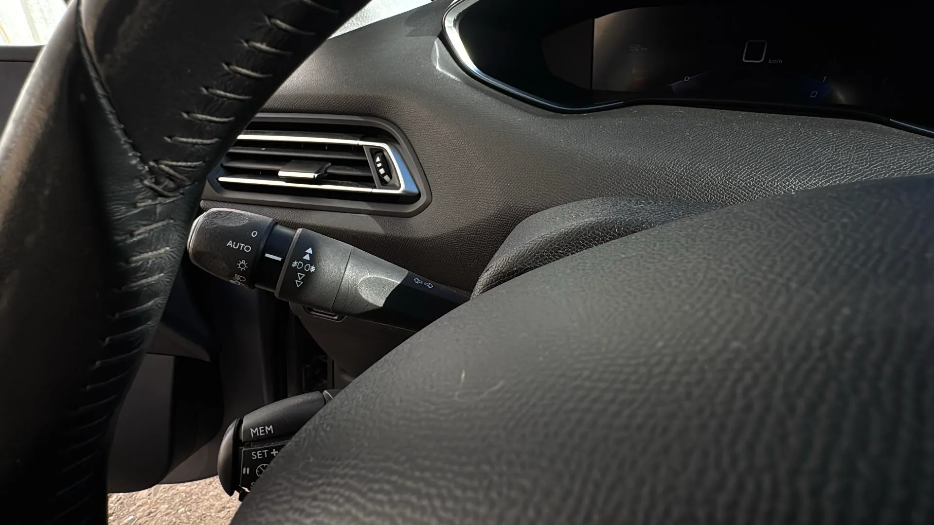 Peugeot 308 Active BlueHDi 100 - foto 15