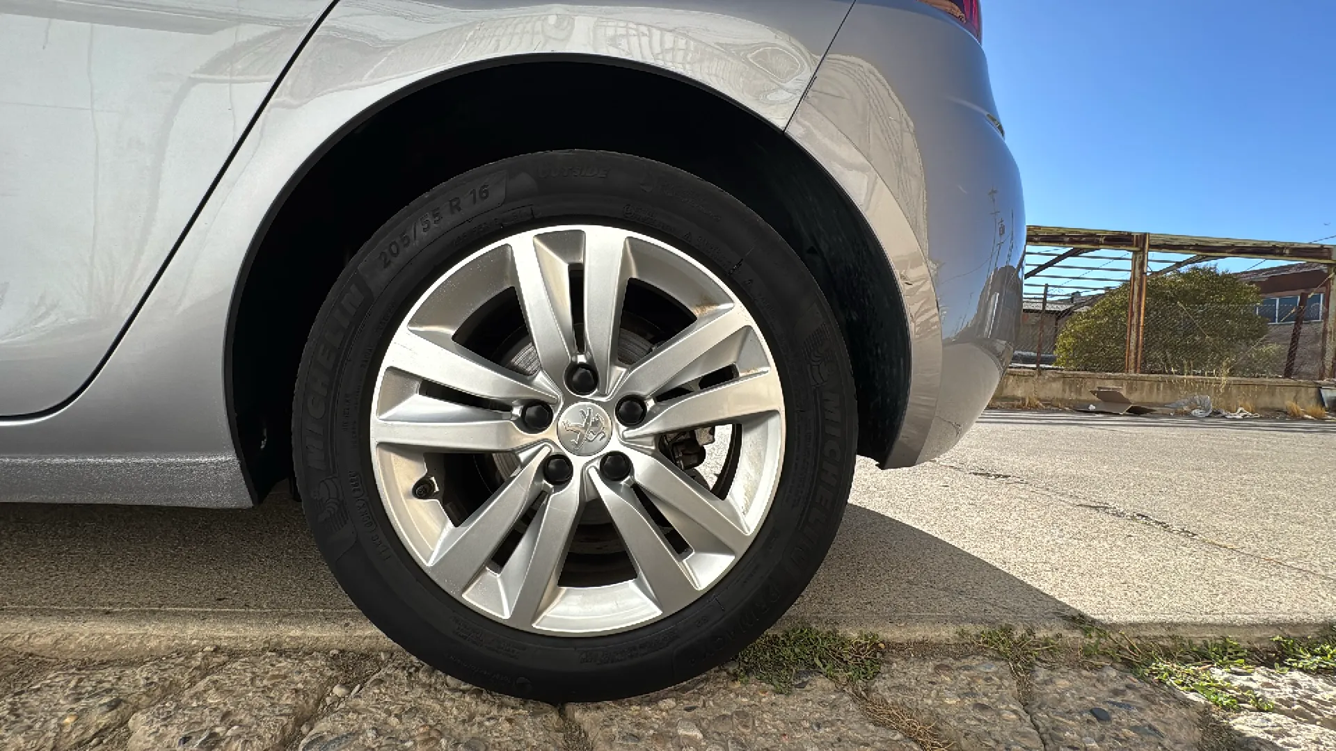 Peugeot 308 Active BlueHDi 100 - foto 25