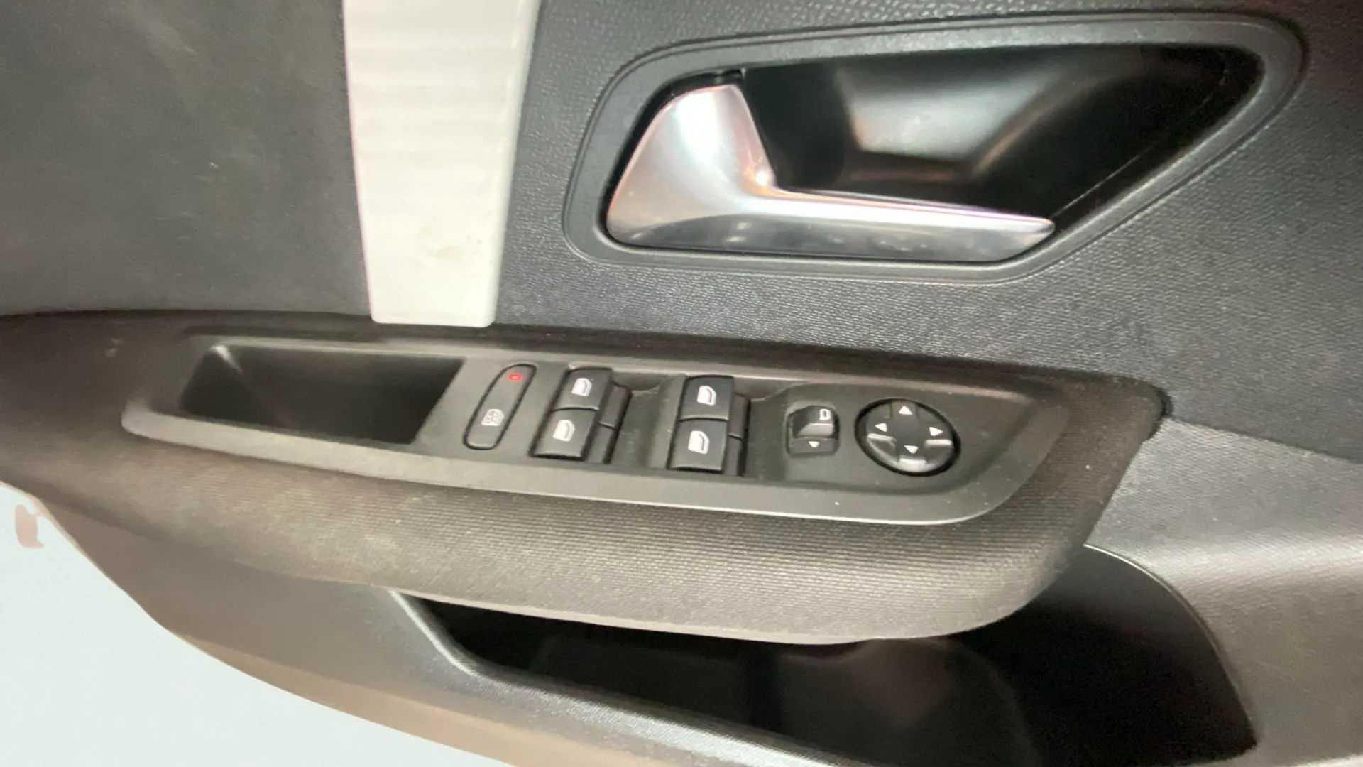Citroën C4 X Hybrid 136 e-DCS6 Plus - foto 18