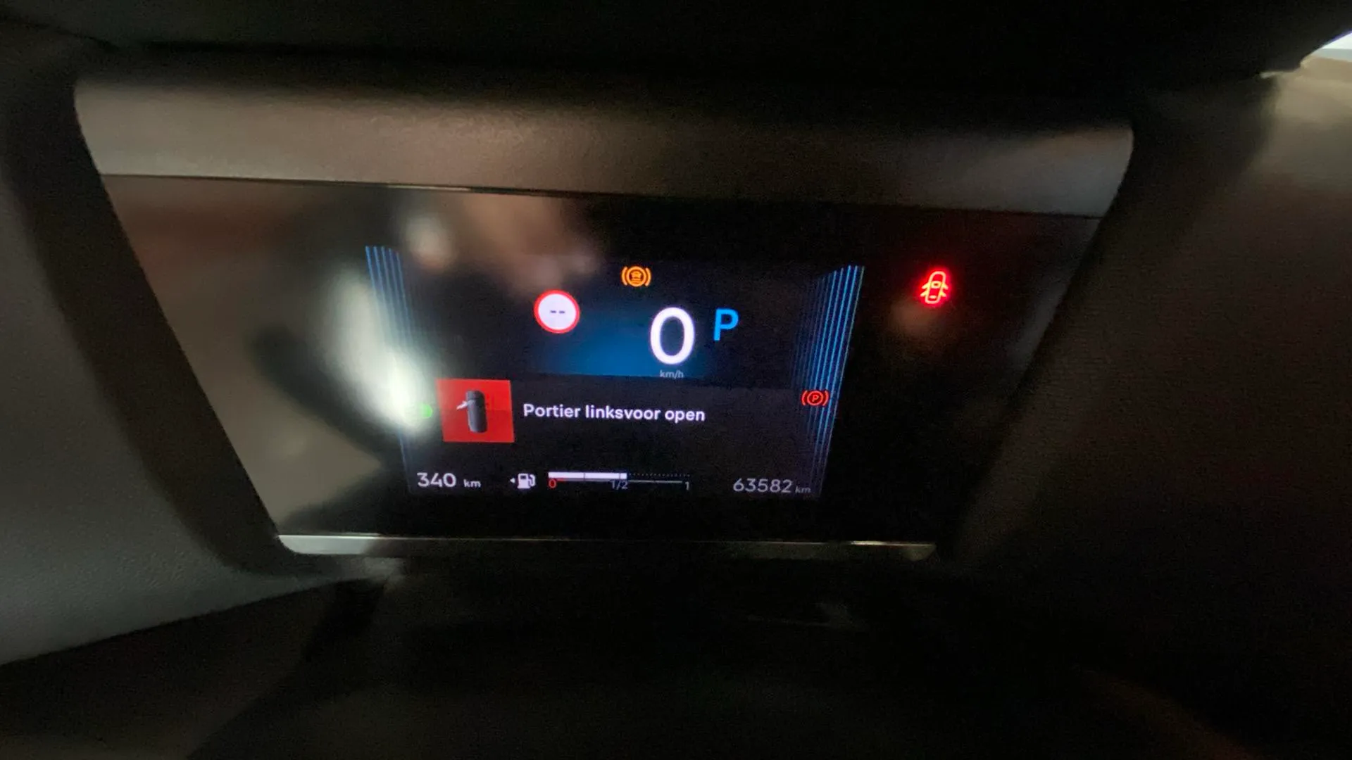 Citroën C4 X Hybrid 136 e-DCS6 Plus - foto 9