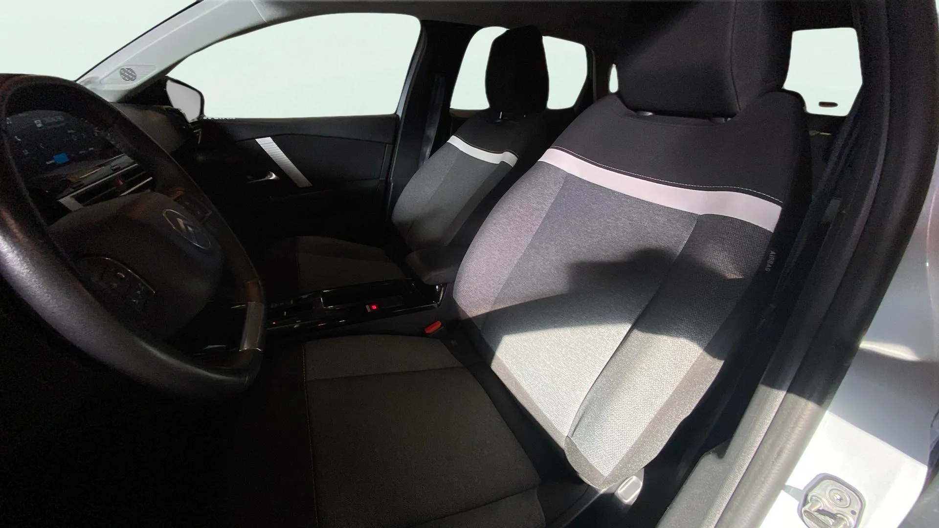 Citroën C4 X Hybrid 136 e-DCS6 Plus - foto 10