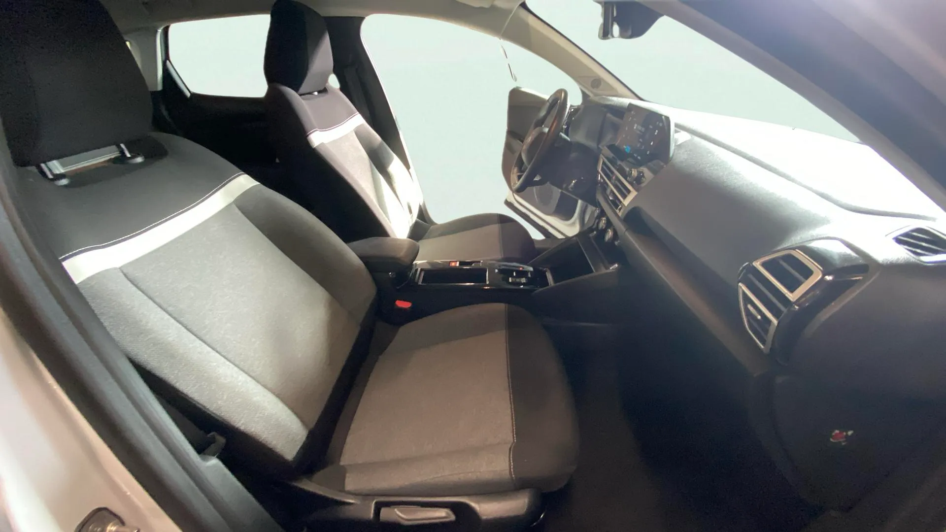 Citroën C4 X Hybrid 136 e-DCS6 Plus - foto 11