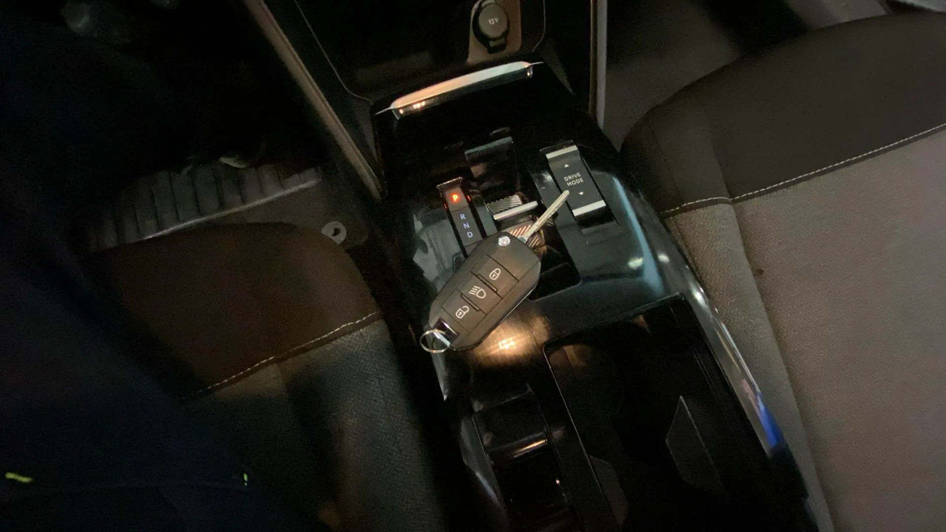Citroën C4 X Hybrid 136 e-DCS6 Plus - foto 16