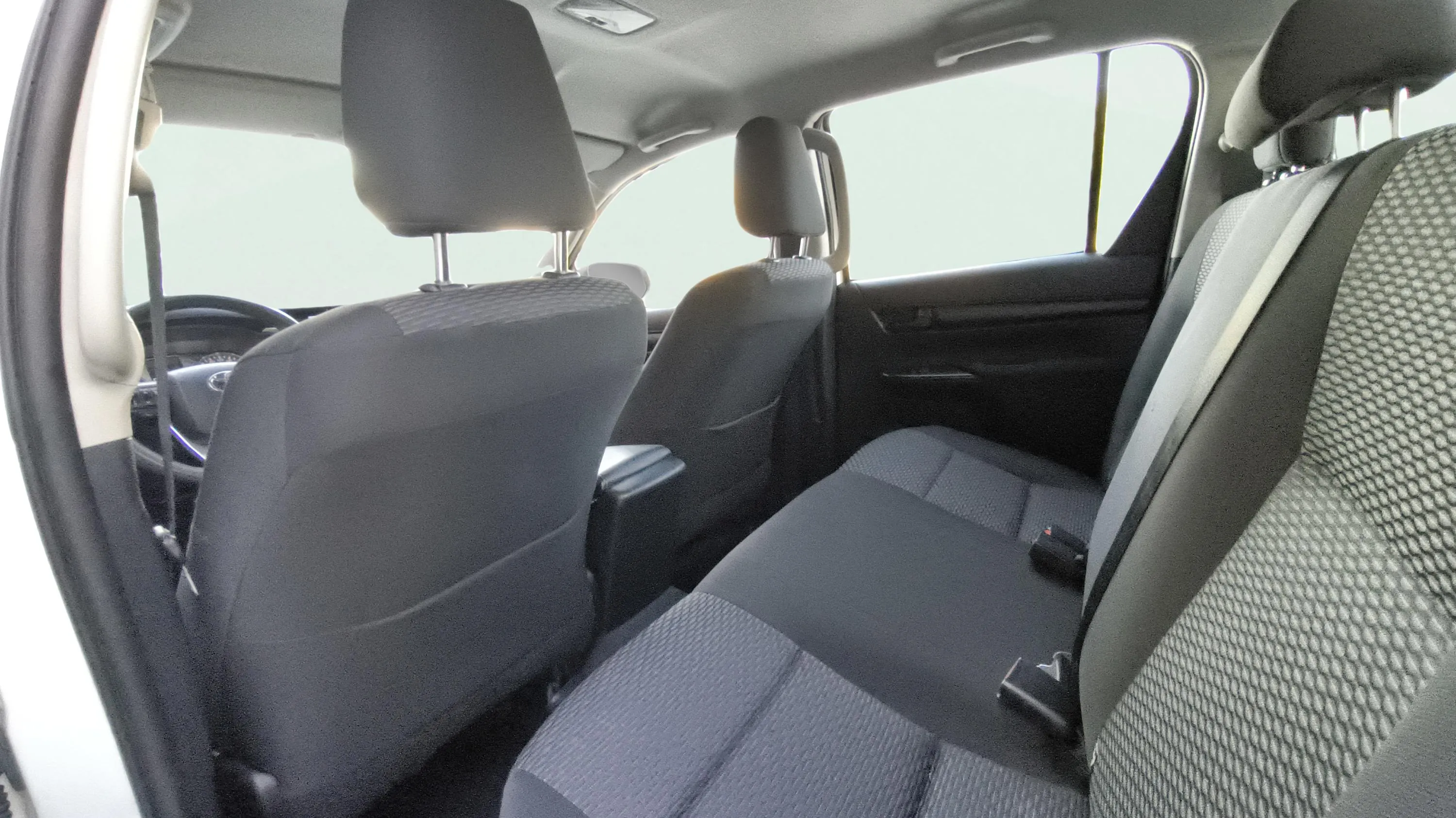 Toyota Hilux 2.4 D-4D Cab Doble GX HVO100 - foto 31