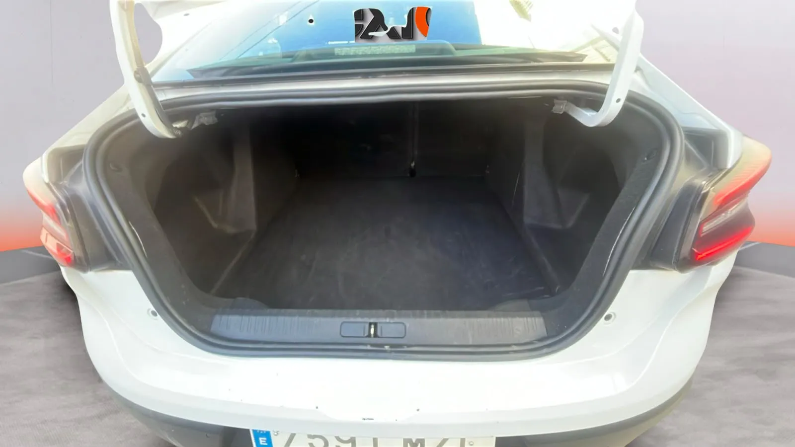 Citroën C4 X Hybrid 136 e-DCS6 Plus - foto 7