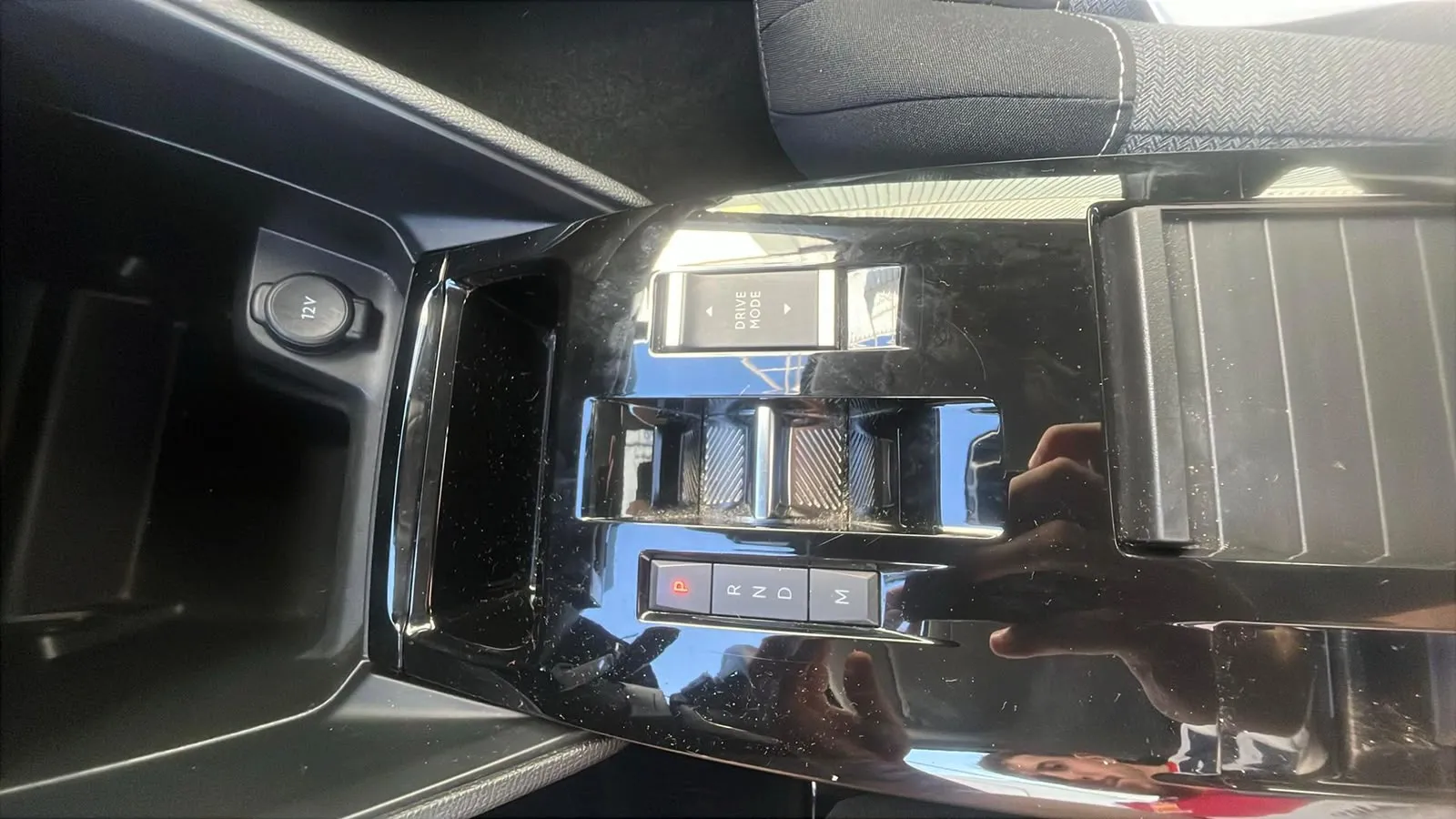 Citroën C4 X Hybrid 136 e-DCS6 Plus - foto 21