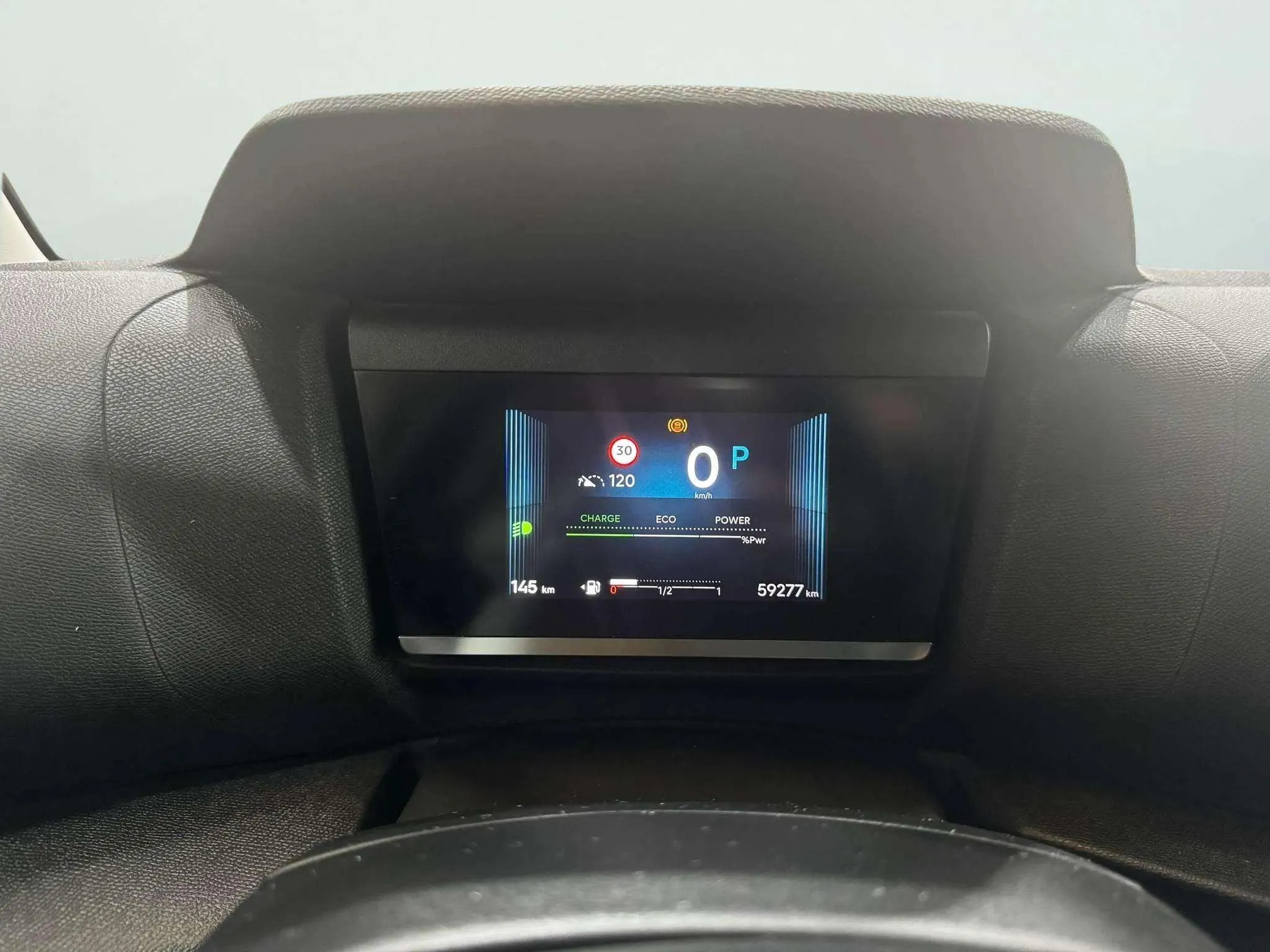 Citroën C4 X Hybrid 136 e-DCS6 Plus - foto 24