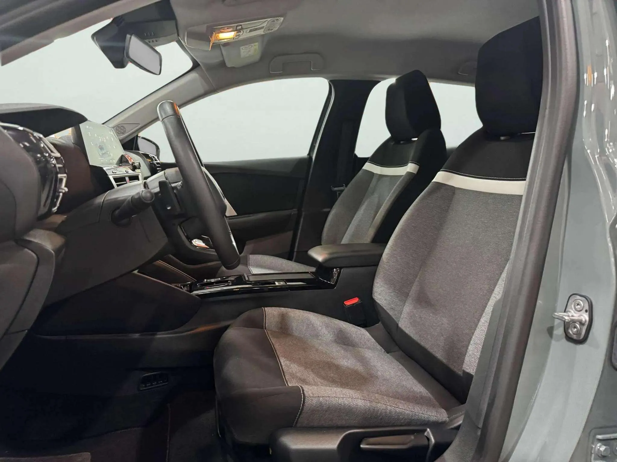 Citroën C4 X Hybrid 136 e-DCS6 Plus - foto 14