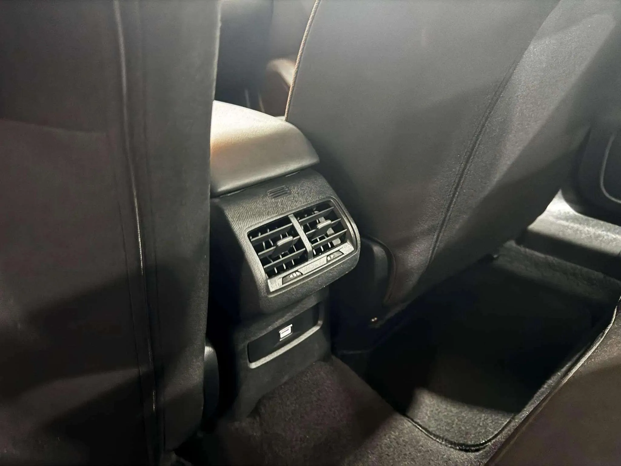 Citroën C4 X Hybrid 136 e-DCS6 Plus - foto 27