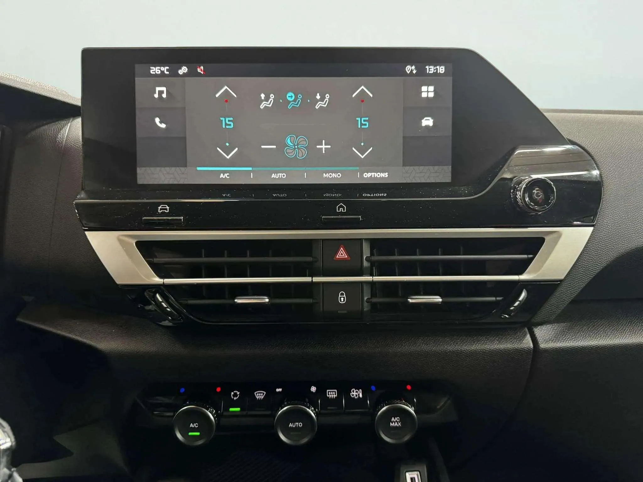 Citroën C4 X Hybrid 136 e-DCS6 Plus - foto 21