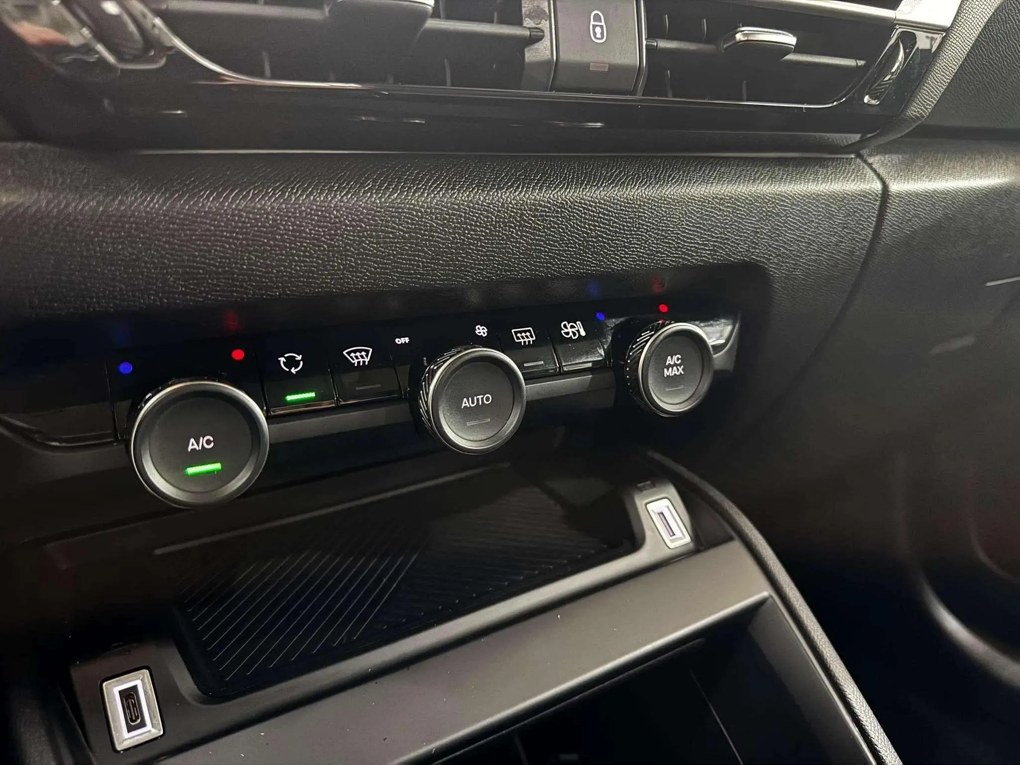 Citroën C4 X Hybrid 136 e-DCS6 Plus - foto 20