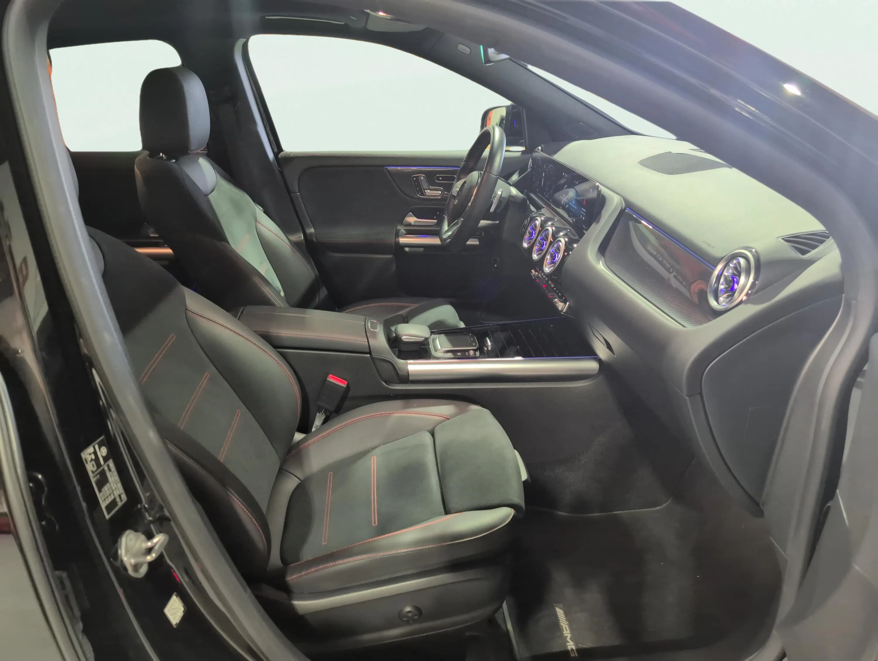 Mercedes-Benz GLA 200 - foto 14