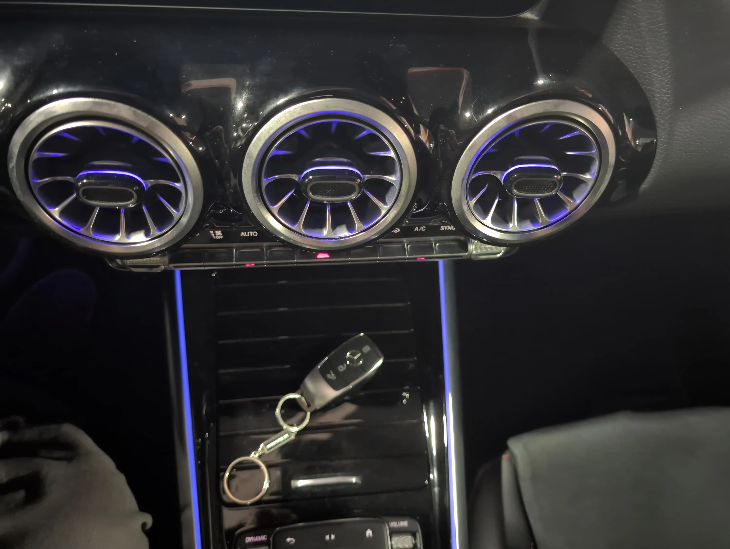 Mercedes-Benz GLA 200 - foto 18