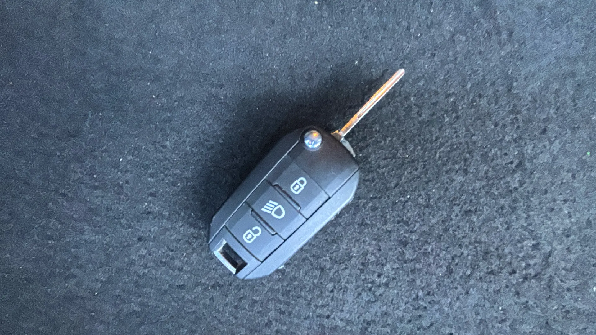 Citroën C4 X Hybrid 136 e-DCS6 Plus - foto 22