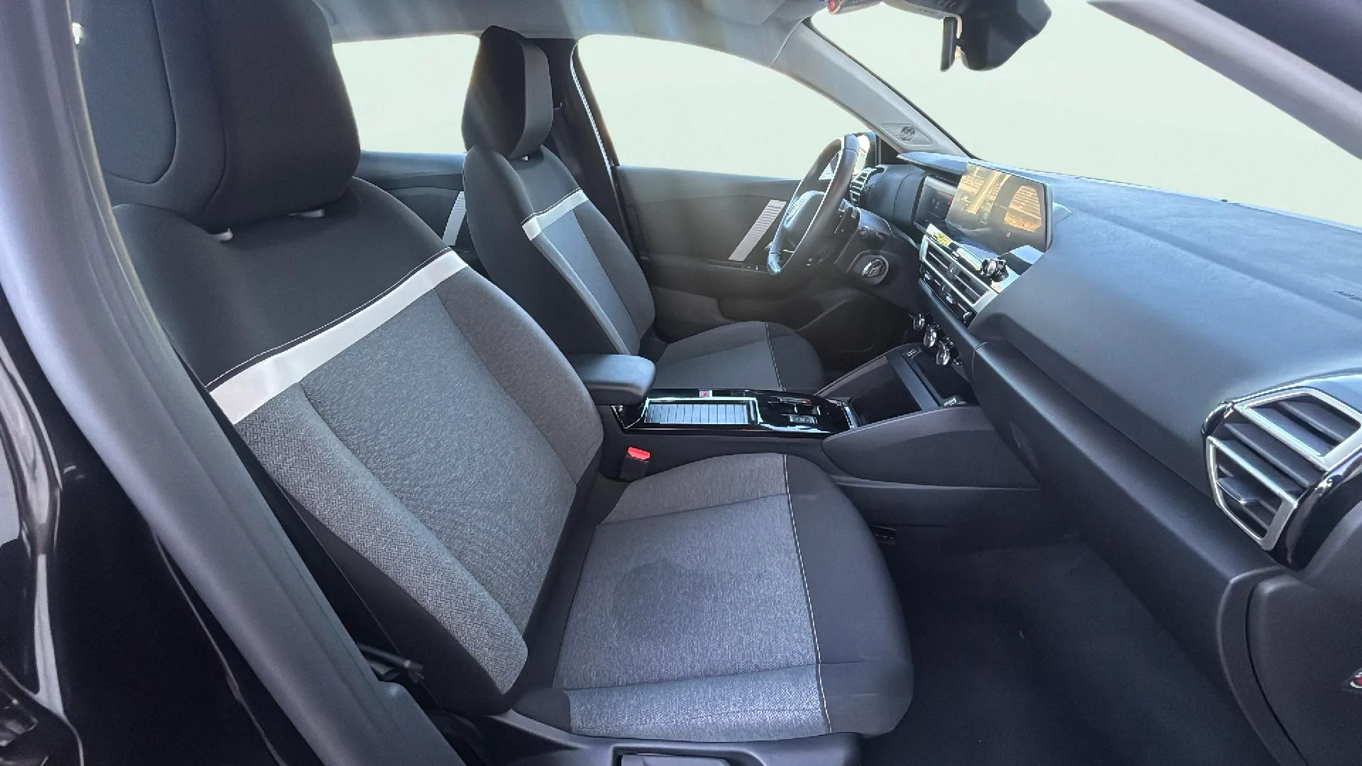 Citroën C4 X Hybrid 136 e-DCS6 Plus - foto 16