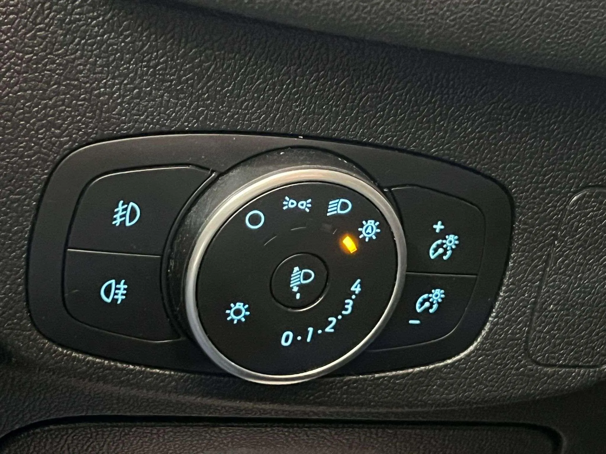 Ford Focus 1.5 EcoBlue Active - foto 20