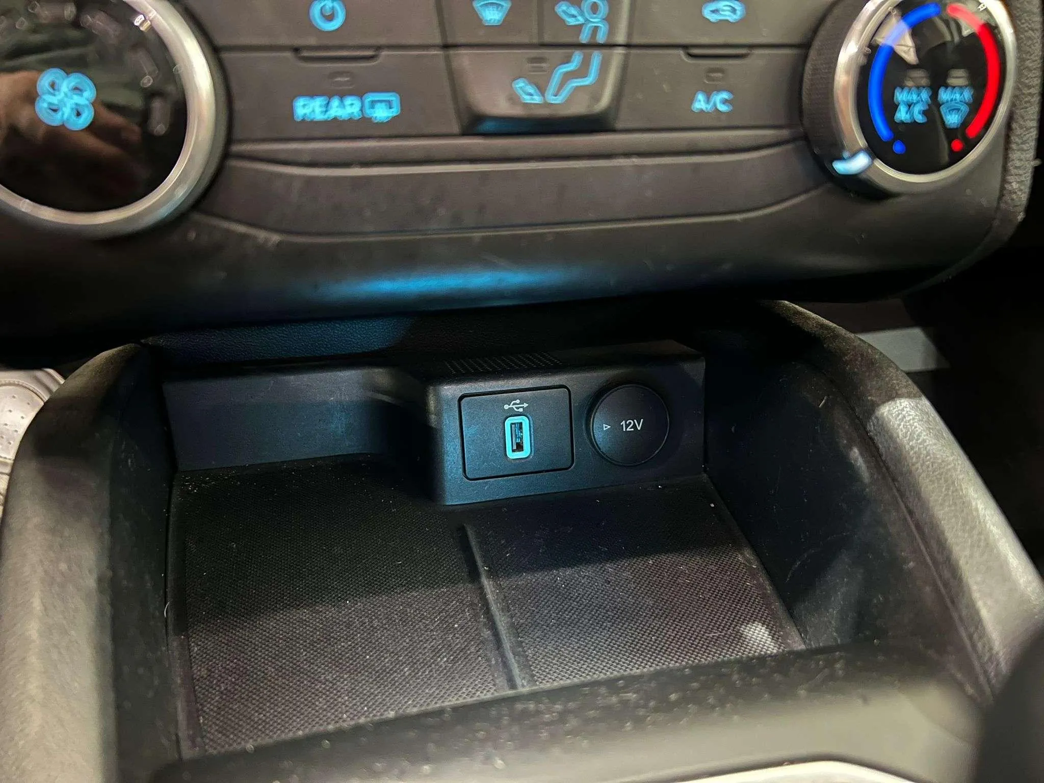 Ford Focus 1.5 EcoBlue Active - foto 25