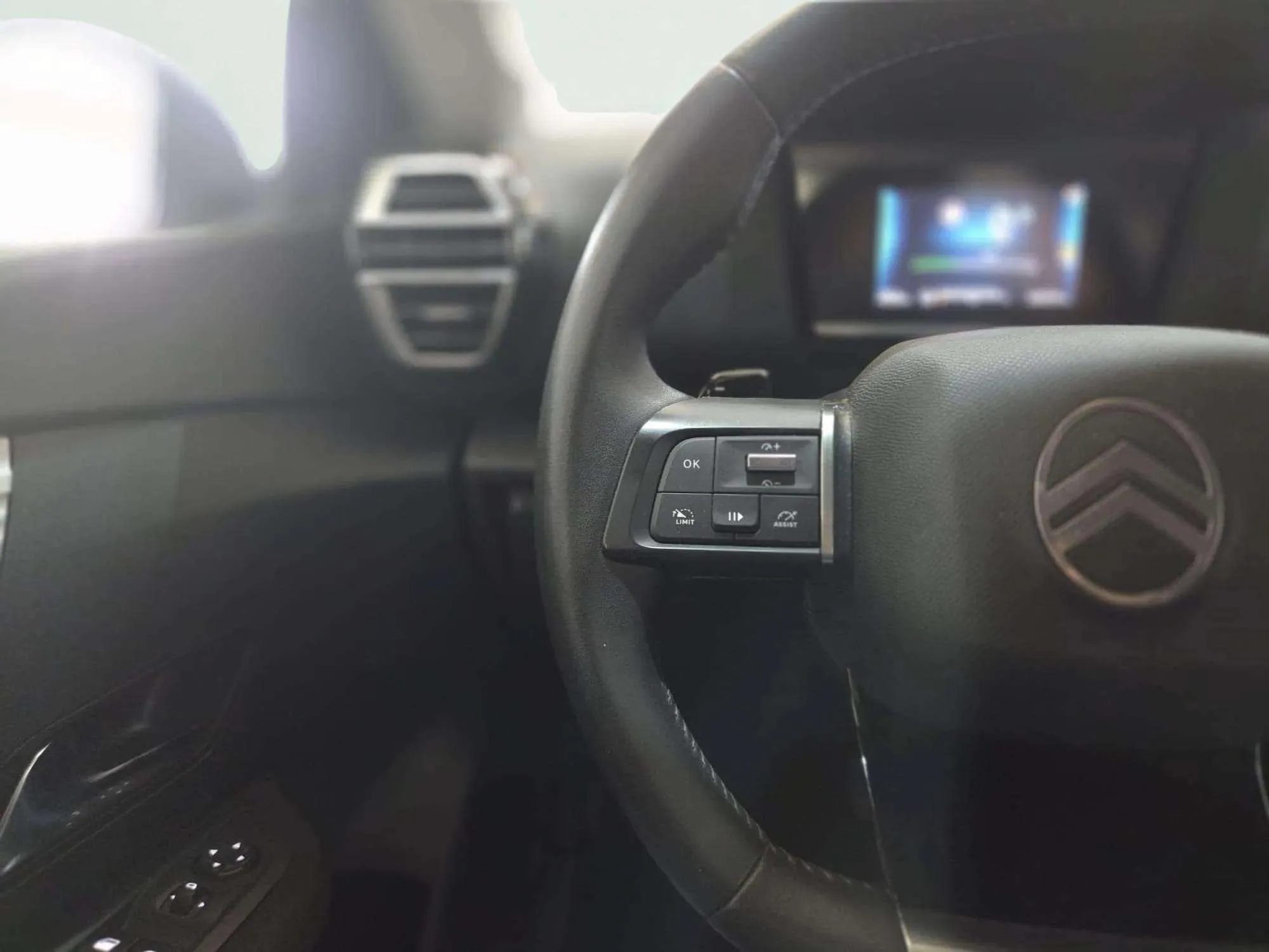 Citroën C4 X Hybrid 136 e-DCS6 Plus - foto 15