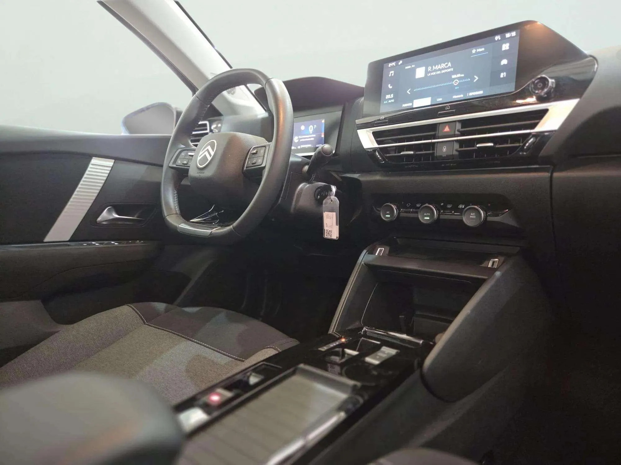 Citroën C4 X Hybrid 136 e-DCS6 Plus - foto 12