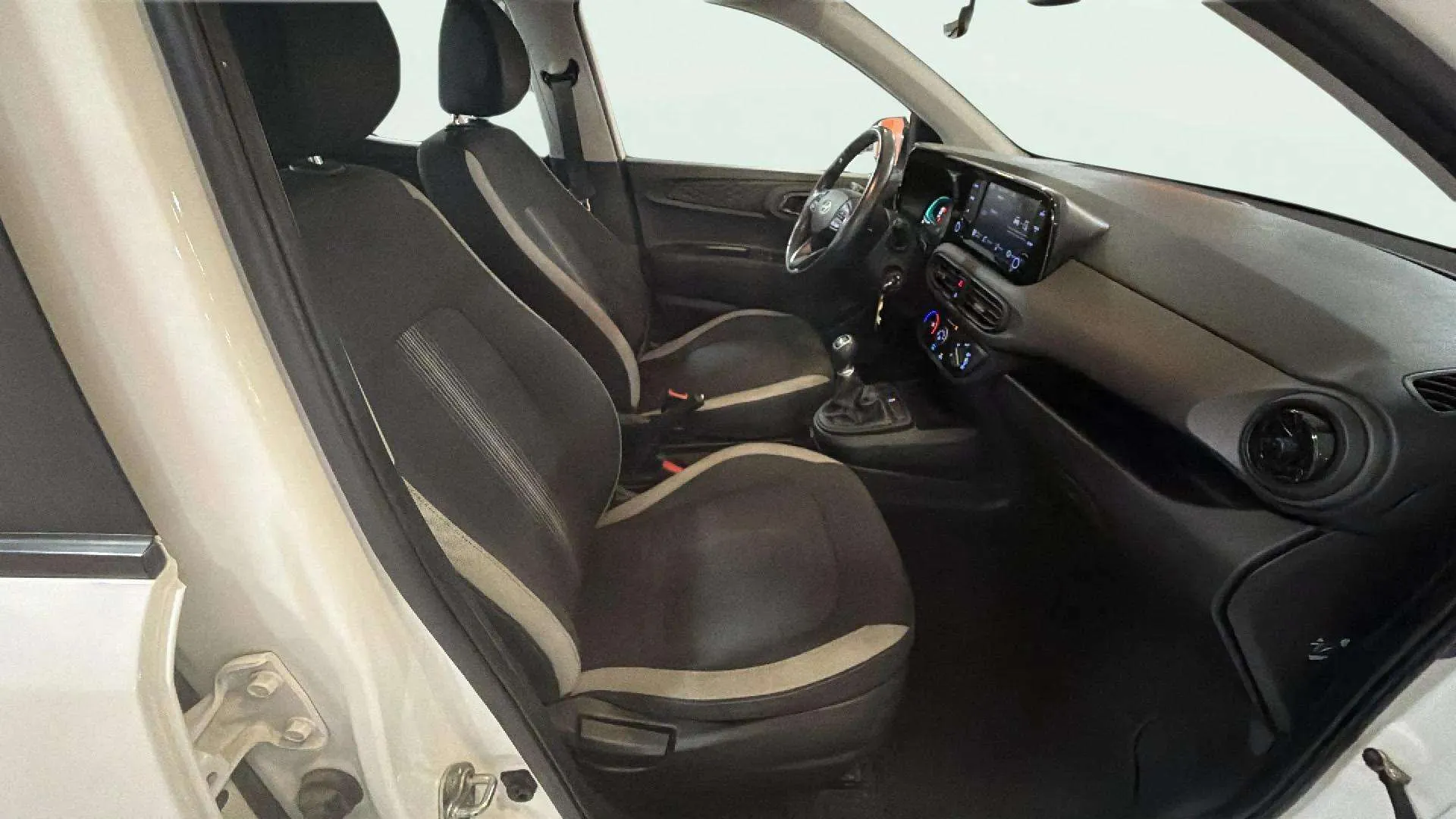 Hyundai i10 1.0 Klass - foto 12