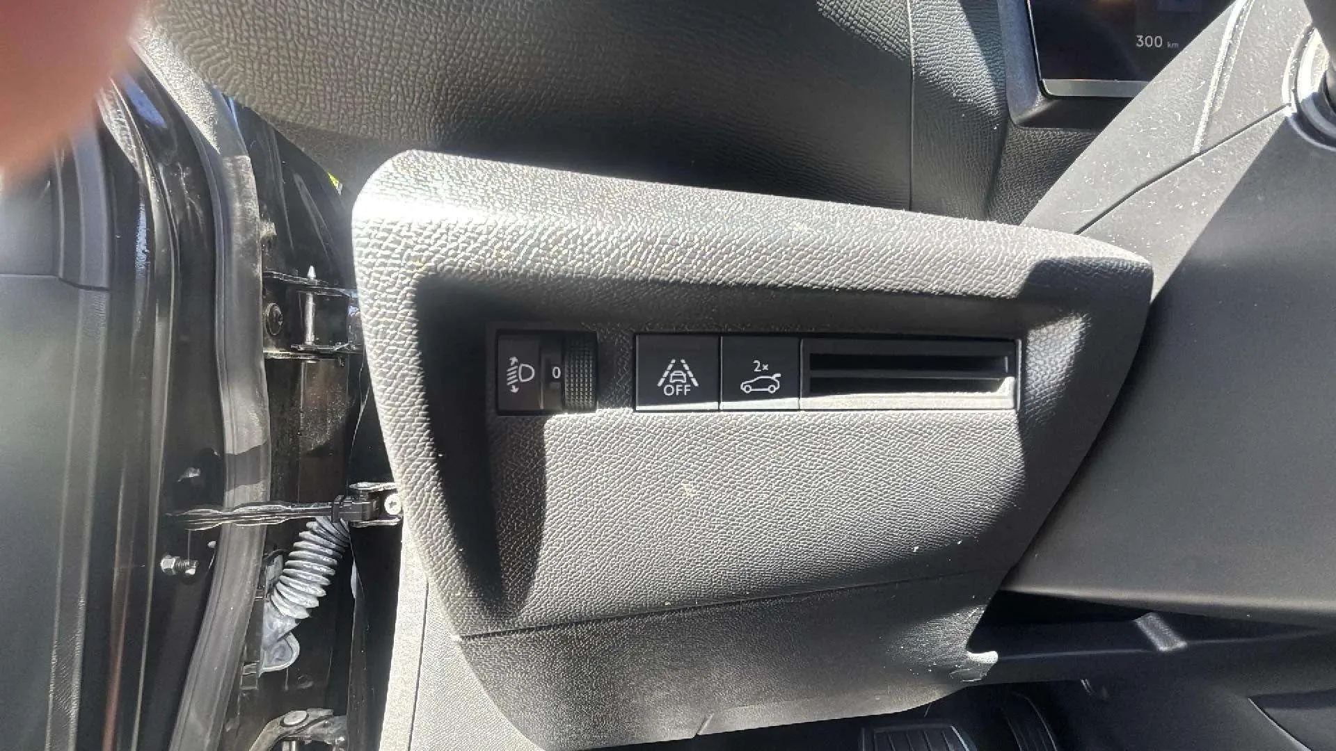 Citroën C4 X Hybrid 136 e-DCS6 Plus - foto 23