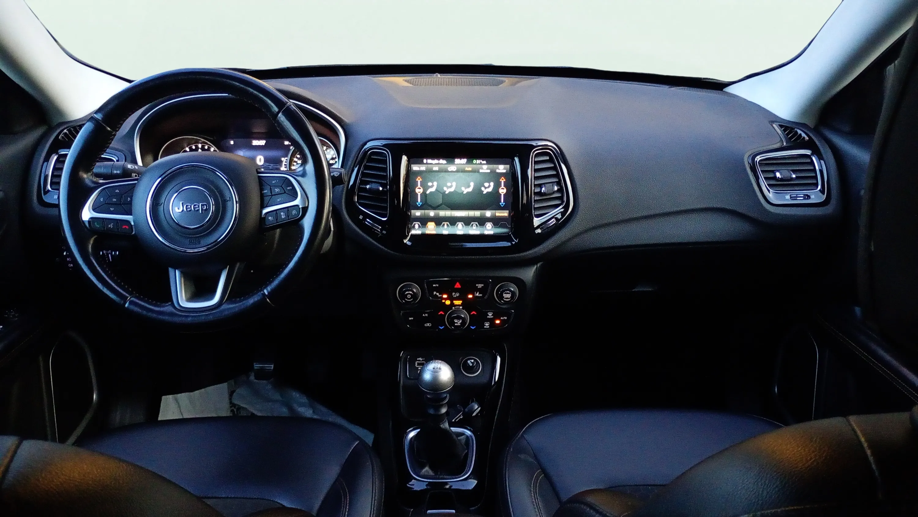 Jeep Compass 1.4 Mair Limited 4x2 - foto 12