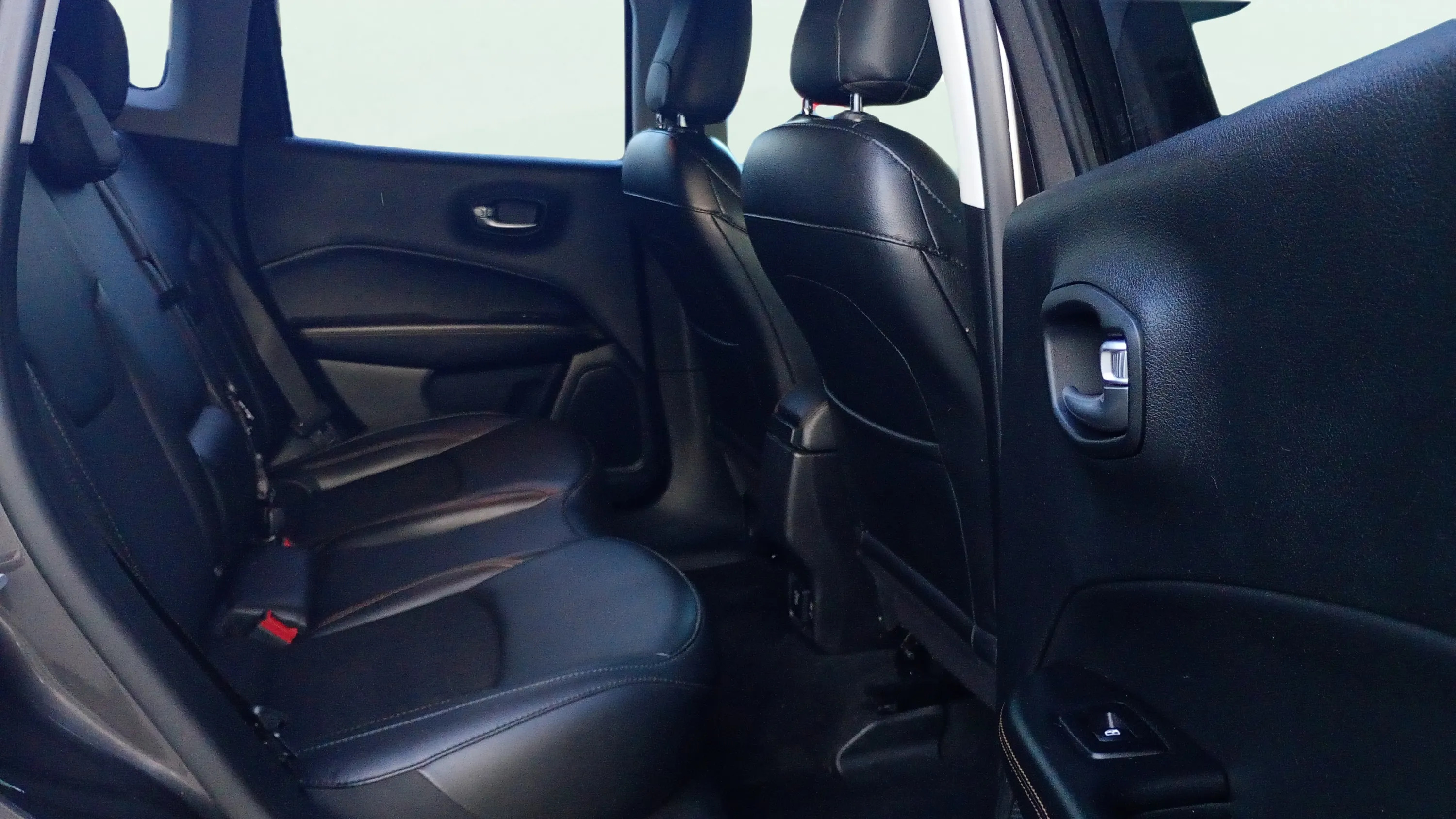 Jeep Compass 1.4 Mair Limited 4x2 - foto 21