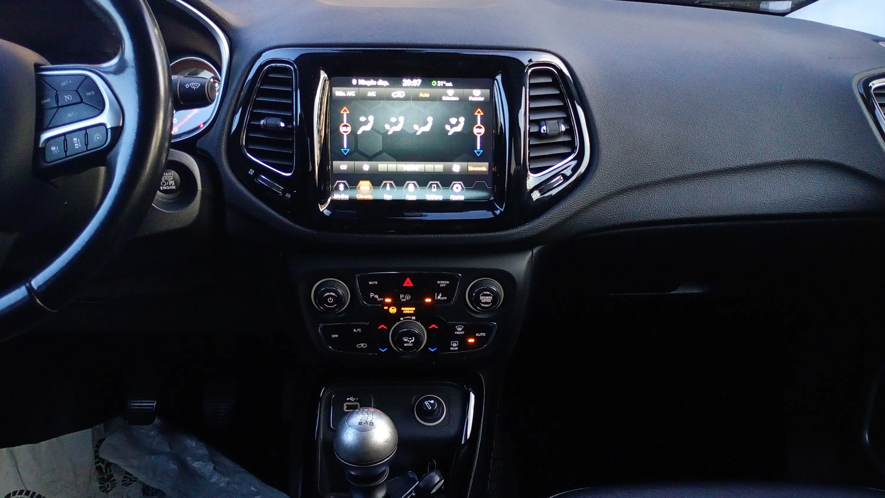 Jeep Compass 1.4 Mair Limited 4x2 - foto 17