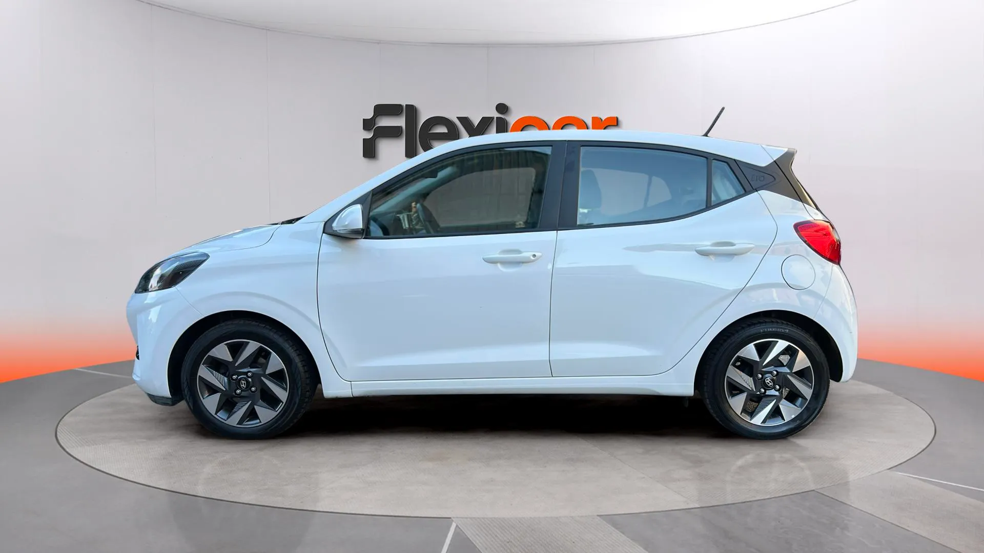Hyundai i10 1.0 Klass - foto 7