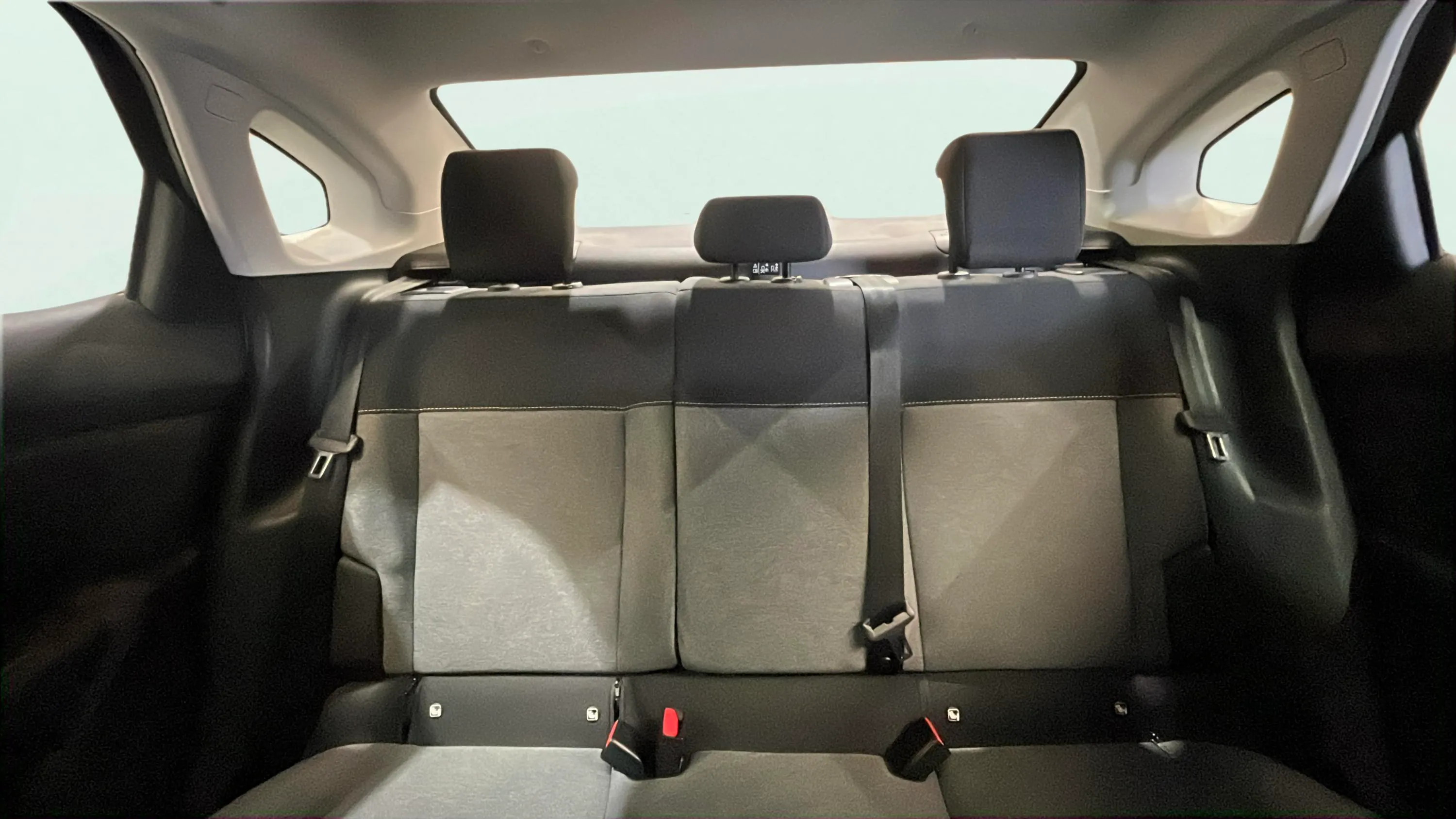 Citroën C4 X Hybrid 136 e-DCS6 Plus - foto 12