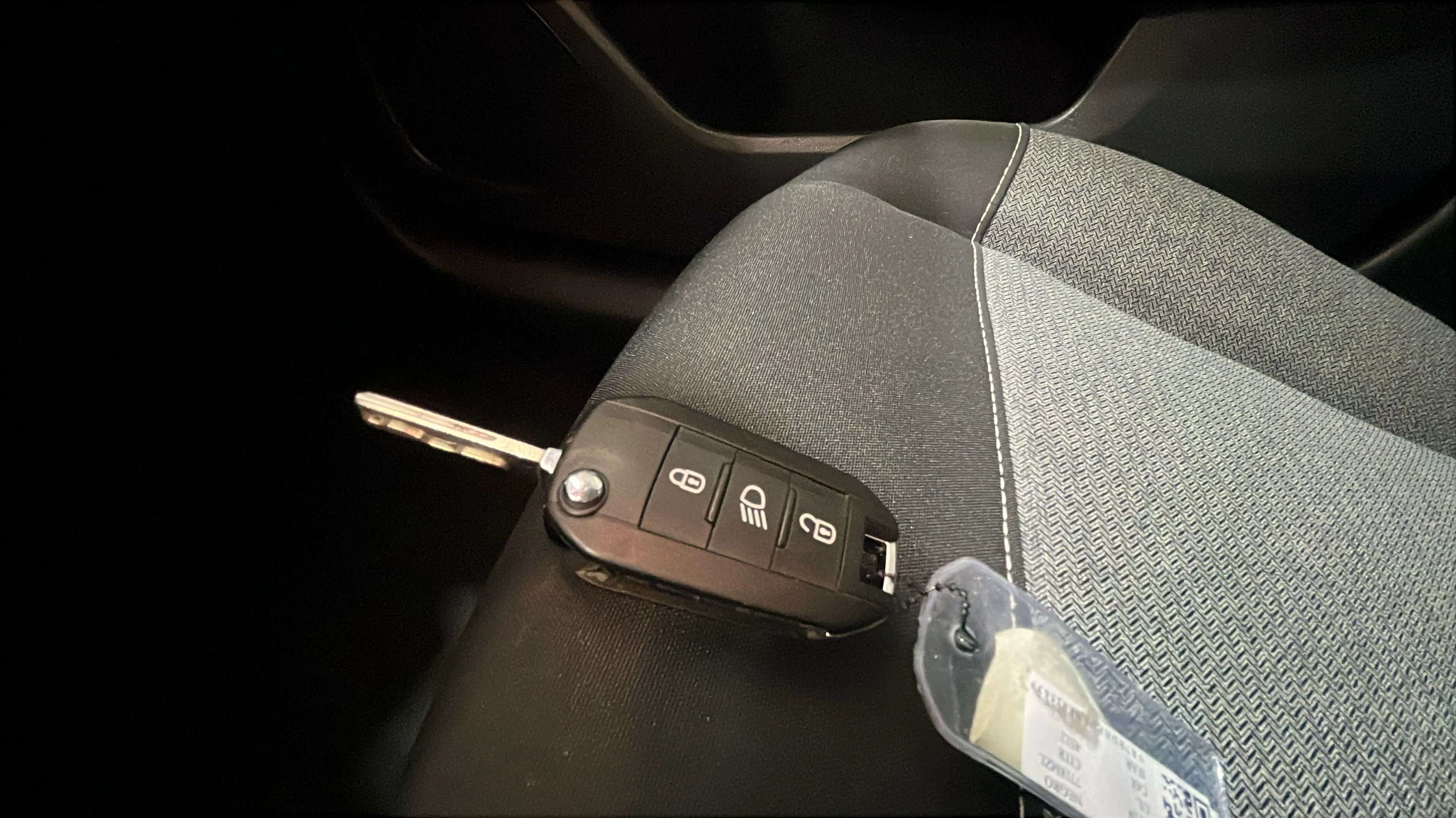 Citroën C4 X Hybrid 136 e-DCS6 Plus - foto 26