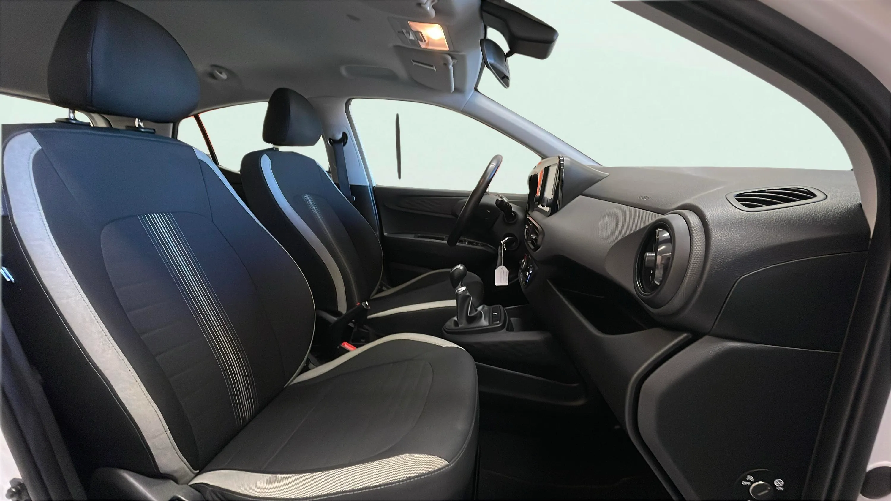 Hyundai i10 1.0 Klass - foto 21