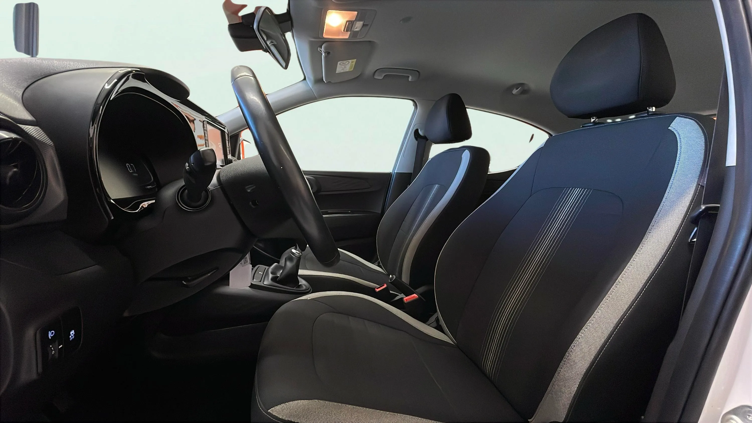 Hyundai i10 1.0 Klass - foto 20