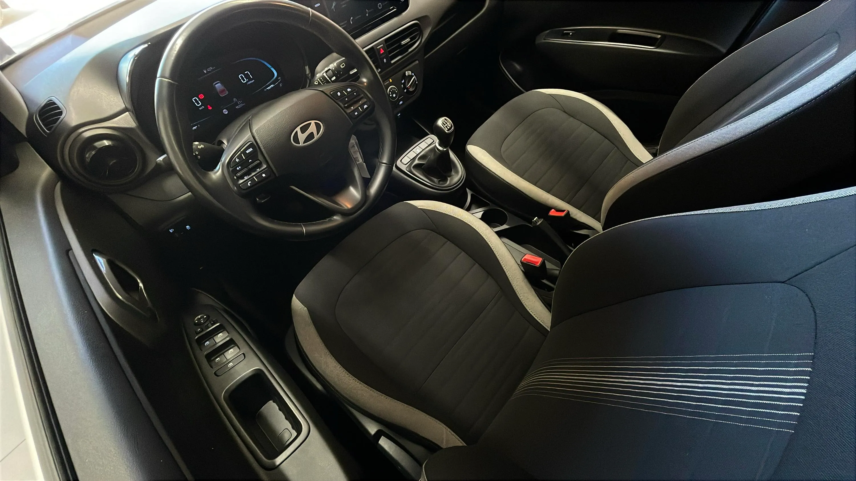 Hyundai i10 1.0 Klass - foto 9