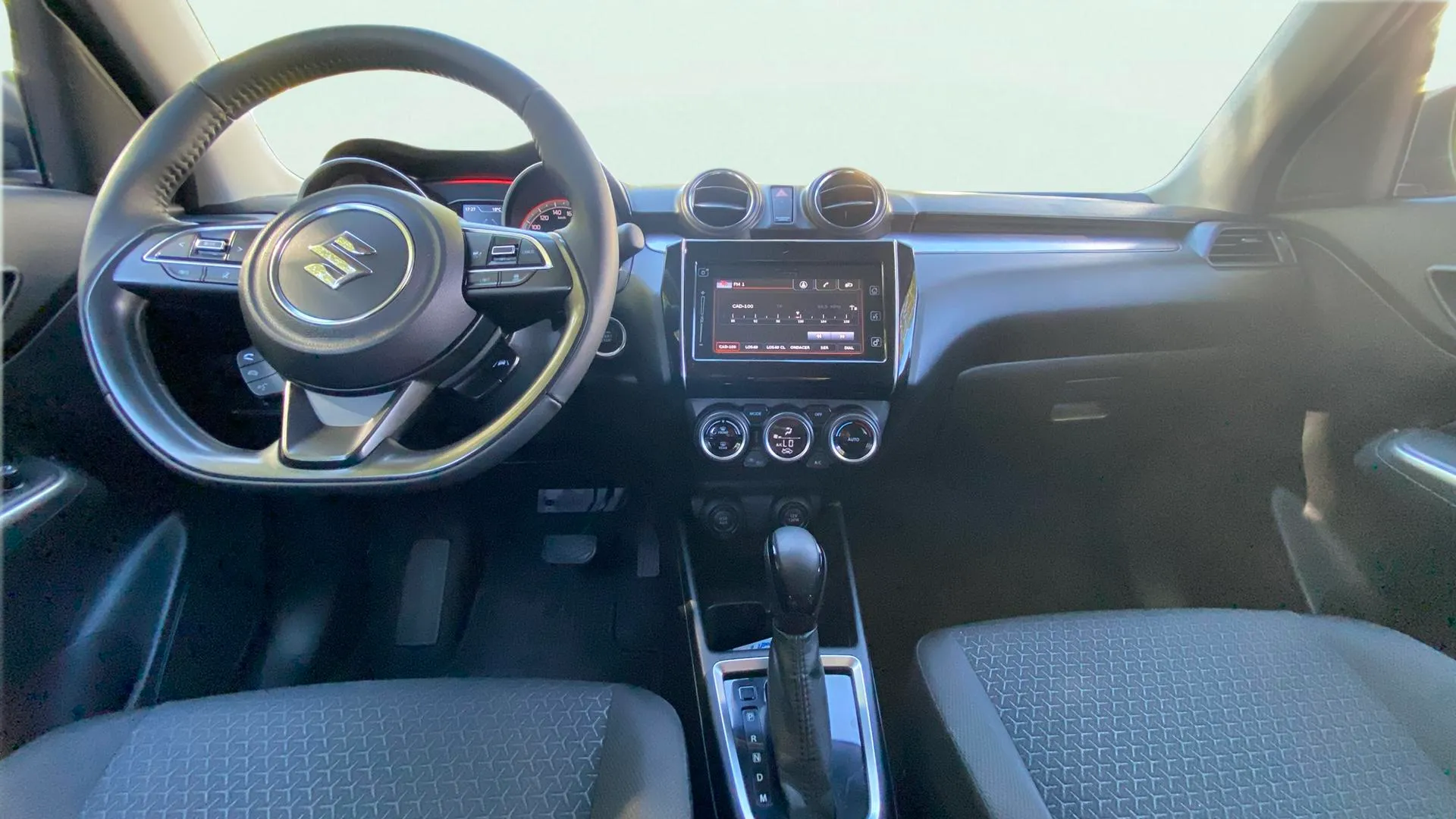 Suzuki Swift 1.2 GLX Mild Hybrid CVT - foto 16