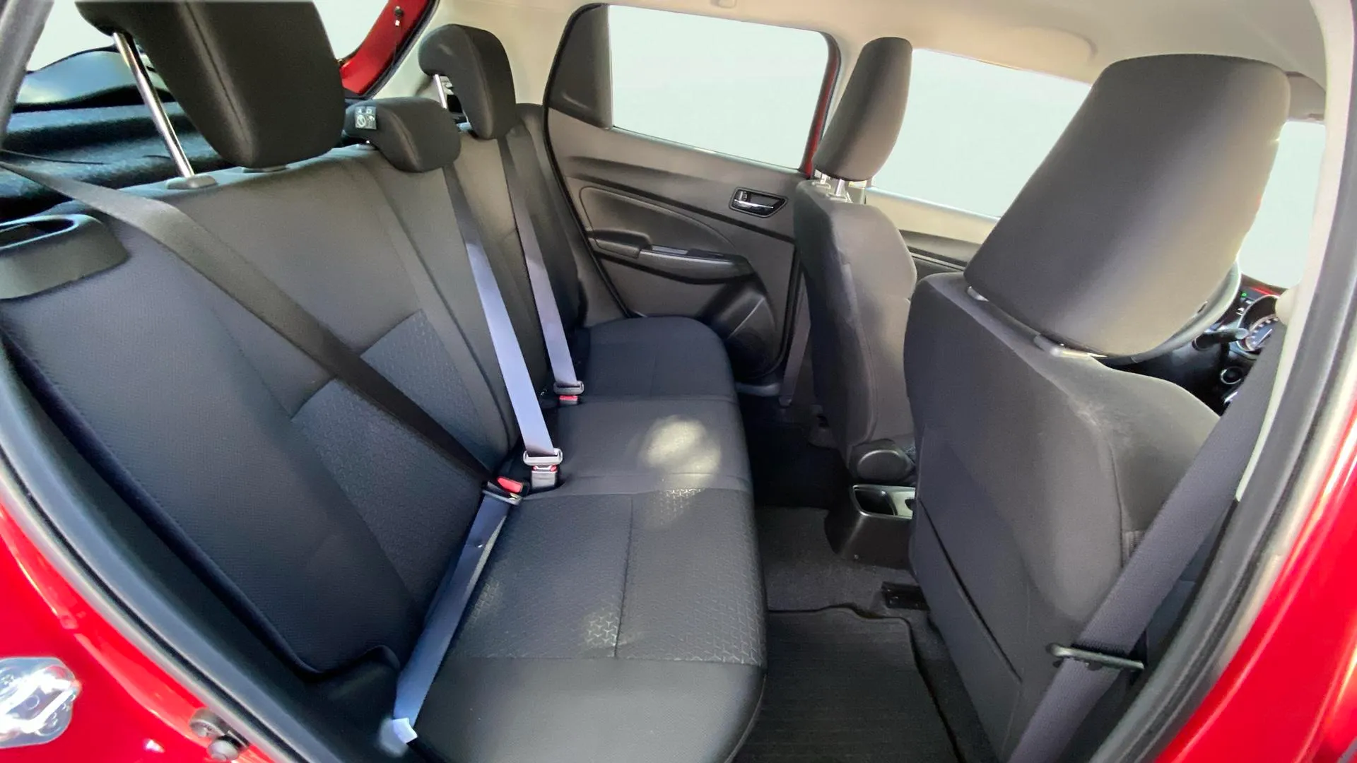 Suzuki Swift 1.2 GLX Mild Hybrid CVT - foto 13