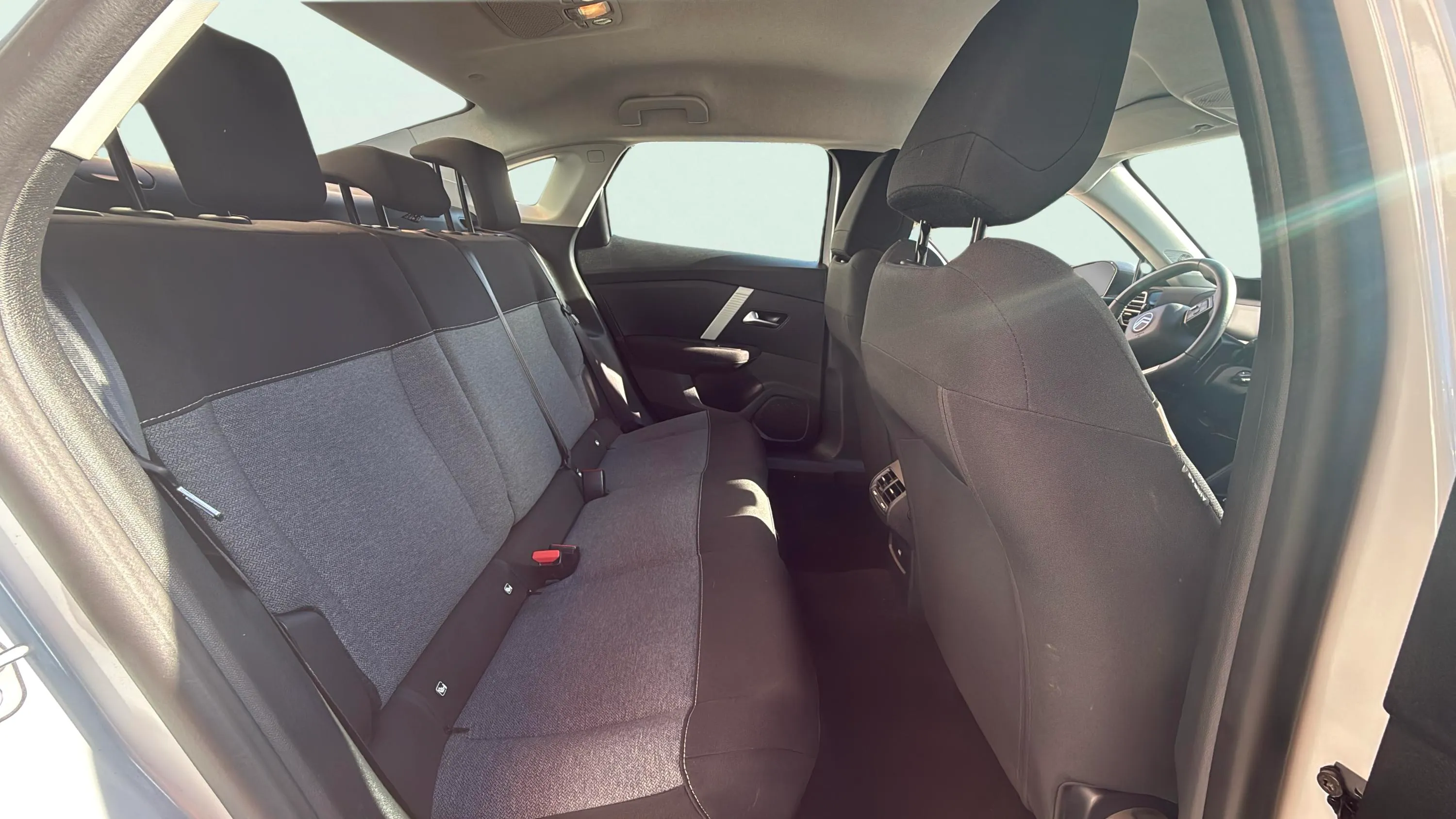 Citroën C4 X Hybrid 136 e-DCS6 You - foto 19