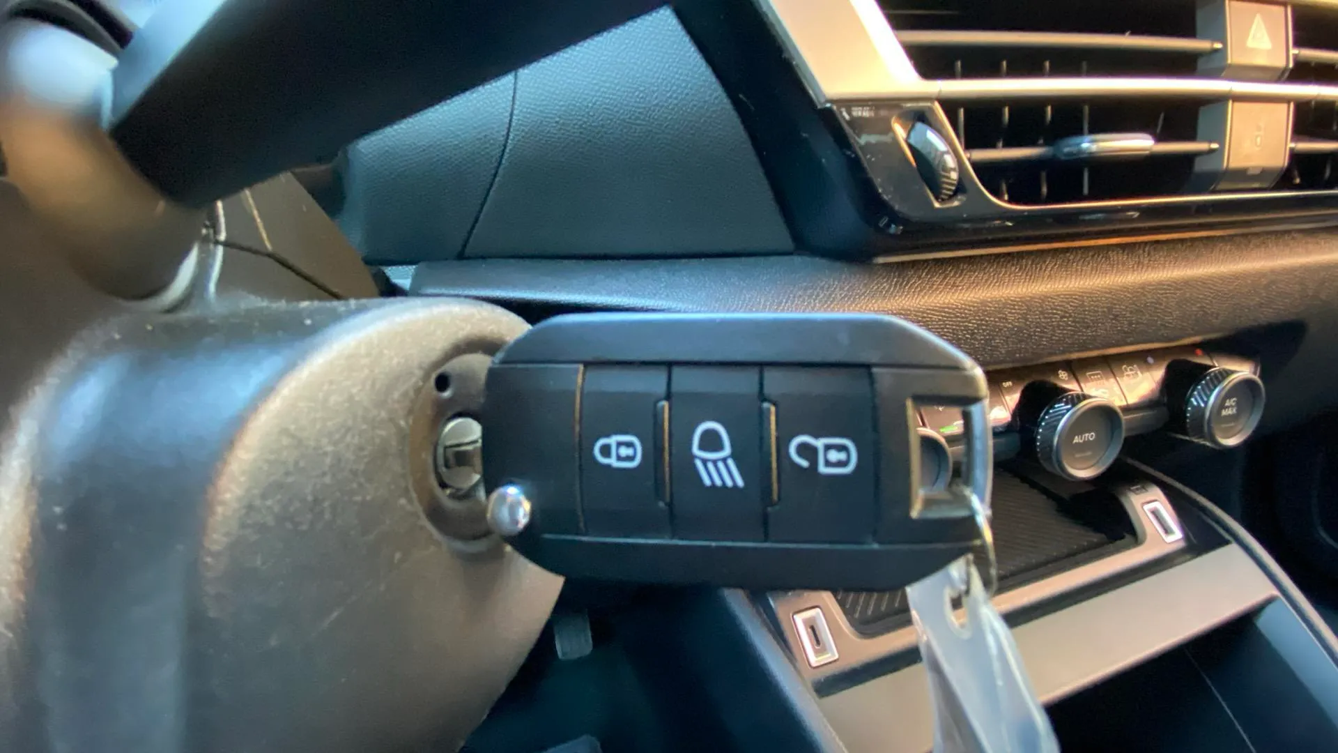 Citroën C4 X Hybrid 136 e-DCS6 You - foto 20