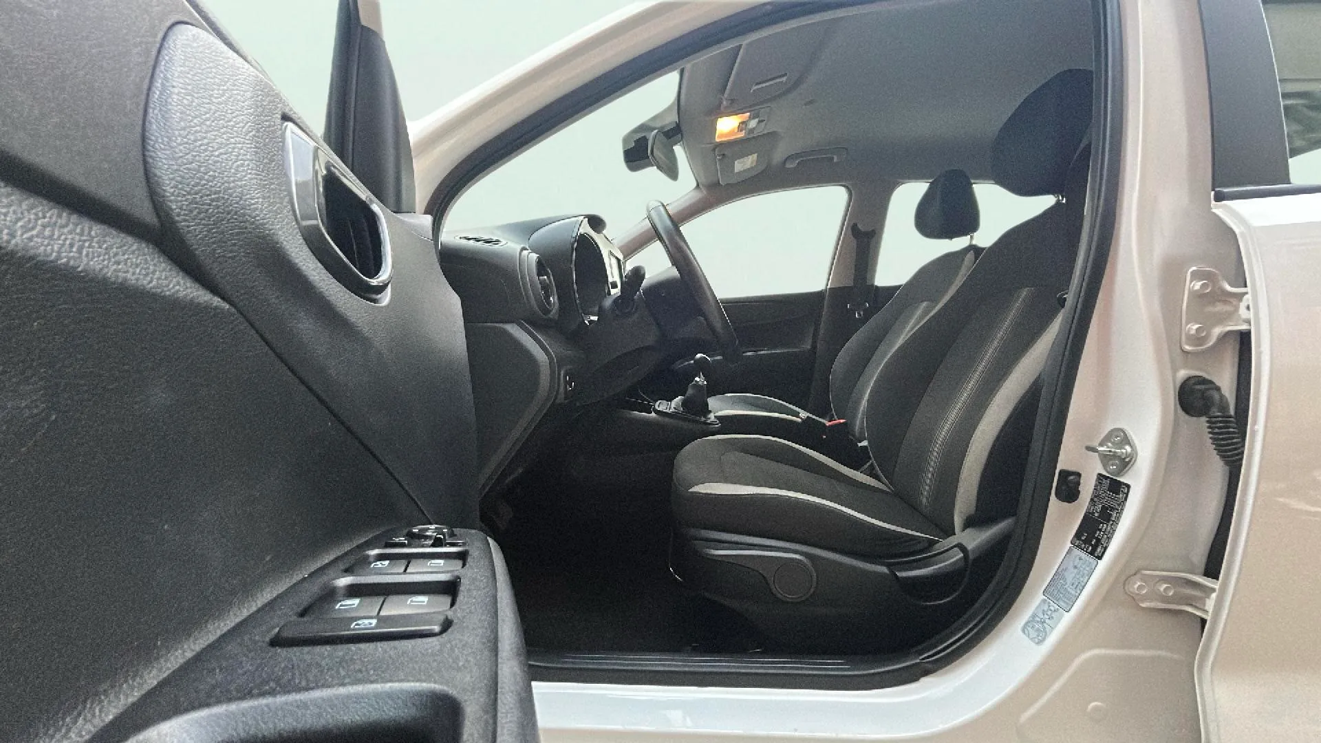 Hyundai i10 1.0 Klass - foto 14
