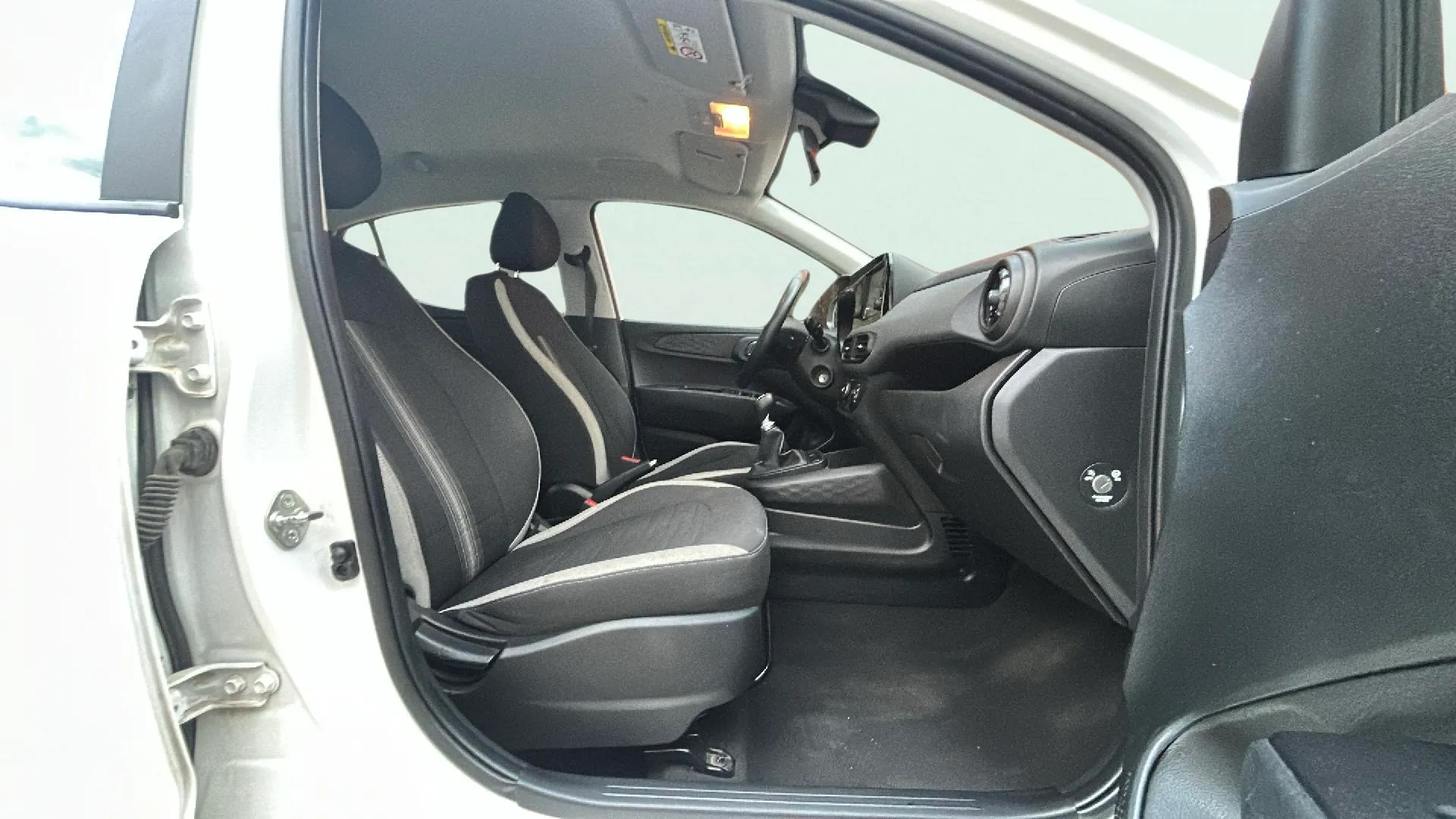 Hyundai i10 1.0 Klass - foto 15