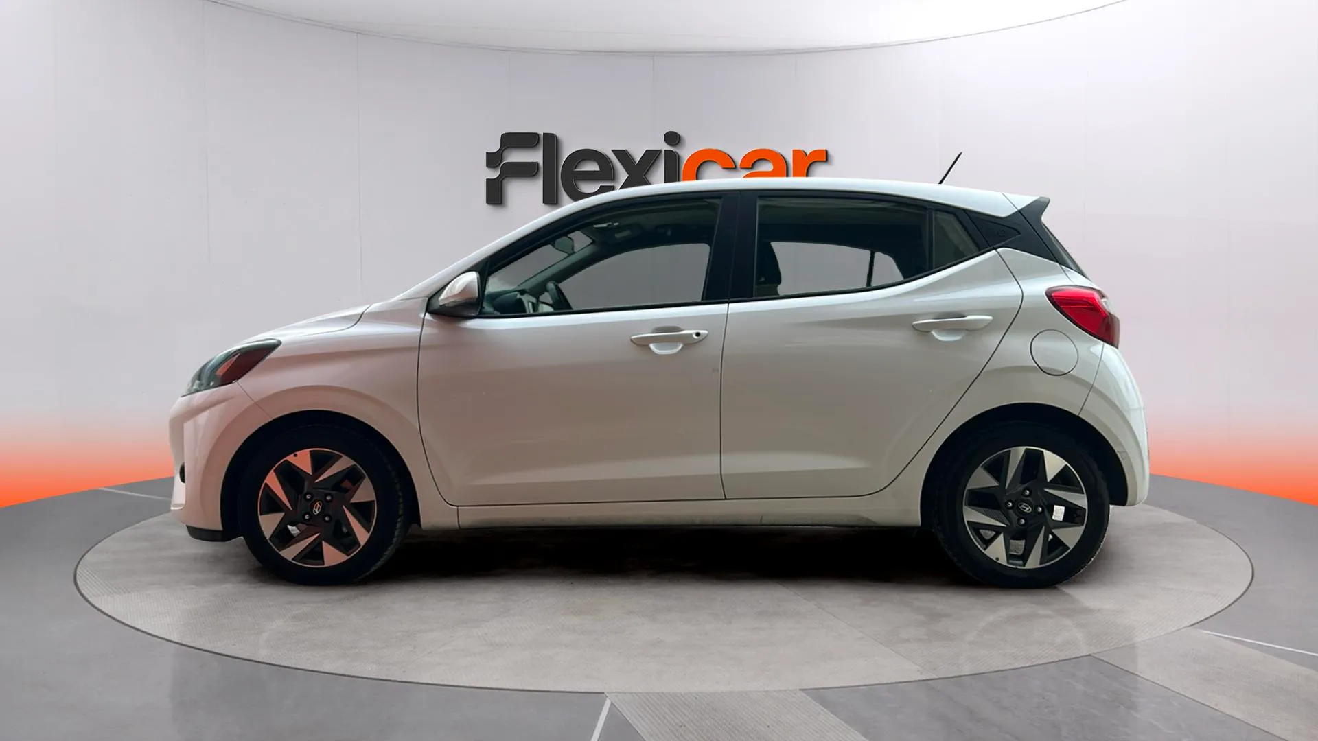 Hyundai i10 1.0 Klass - foto 5