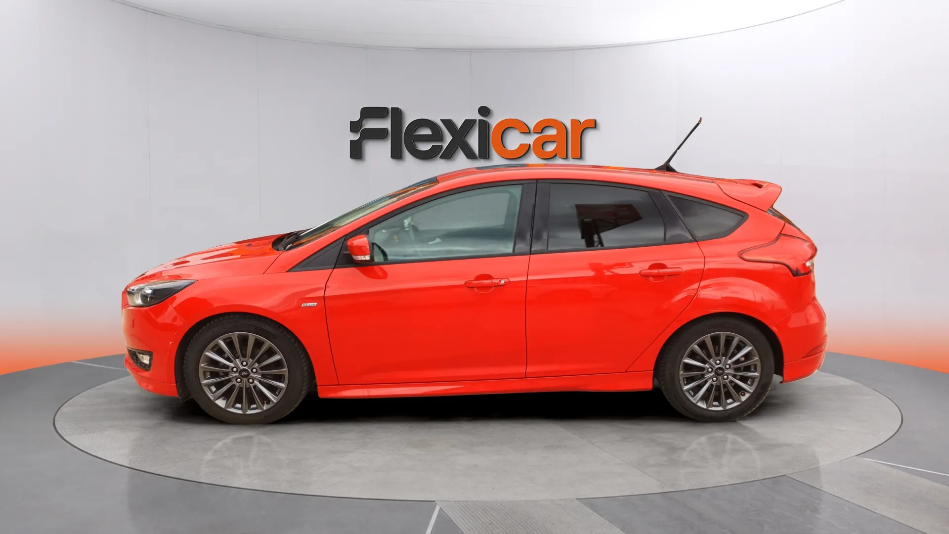 Ford Focus 1.0 EcoBoost ST-Line - foto 8
