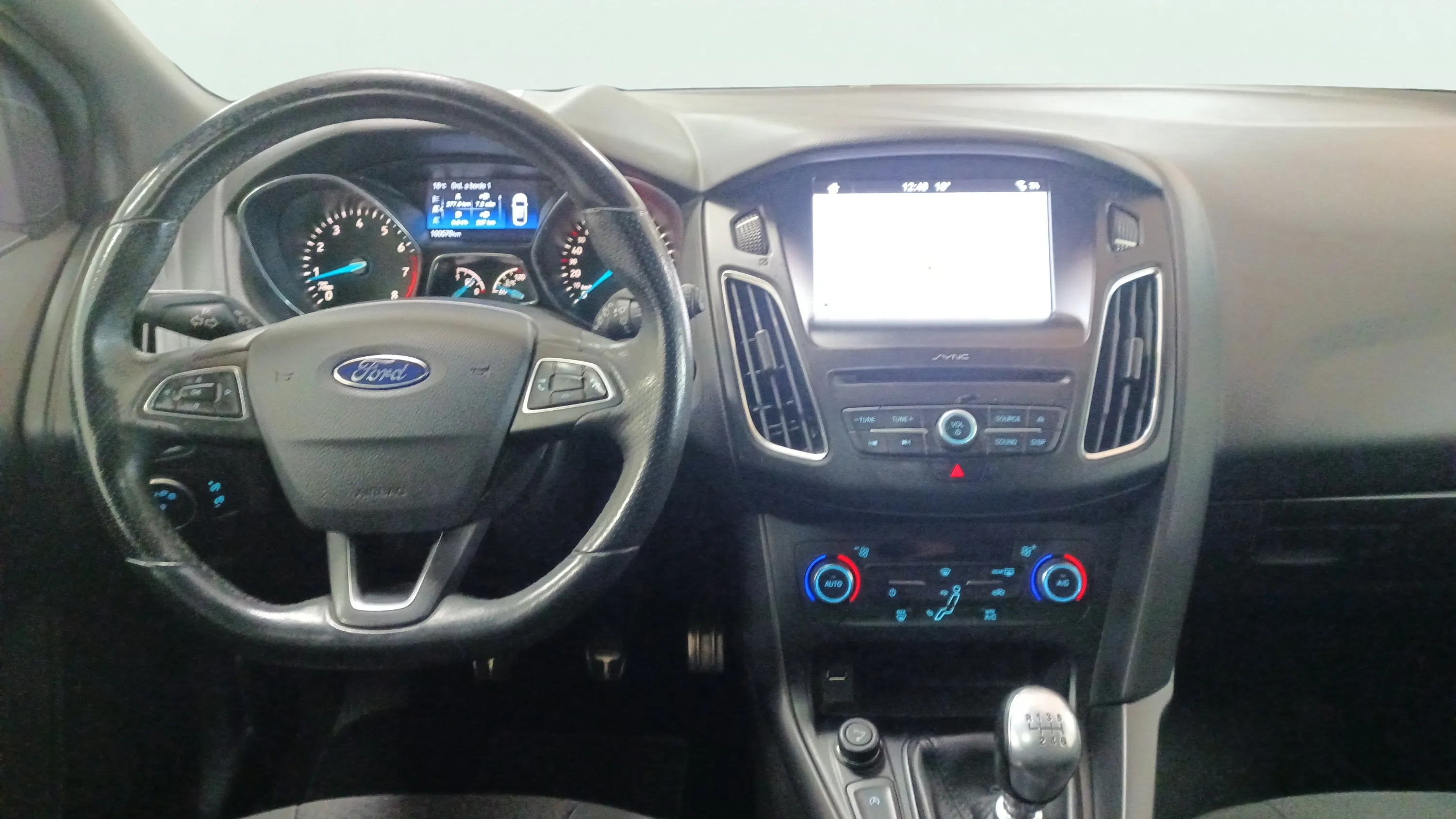 Ford Focus 1.0 EcoBoost ST-Line - foto 13