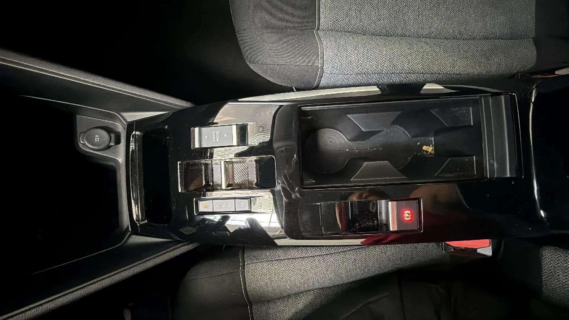 Citroën C4 X Hybrid 136 e-DCS6 Plus - foto 22