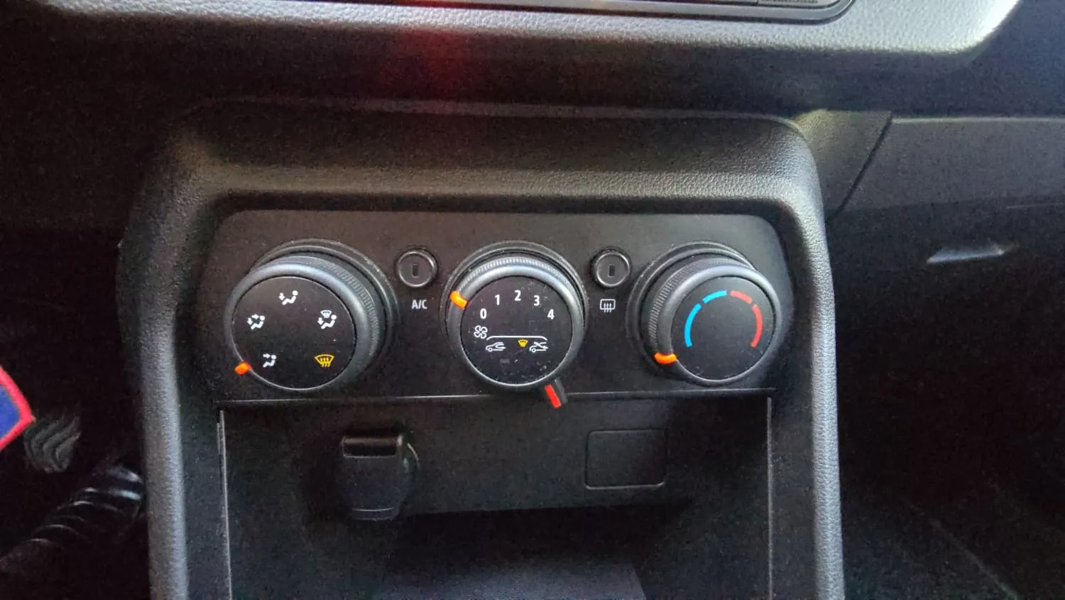 Dacia Sandero Stepway Essential TCe (90V) - foto 19