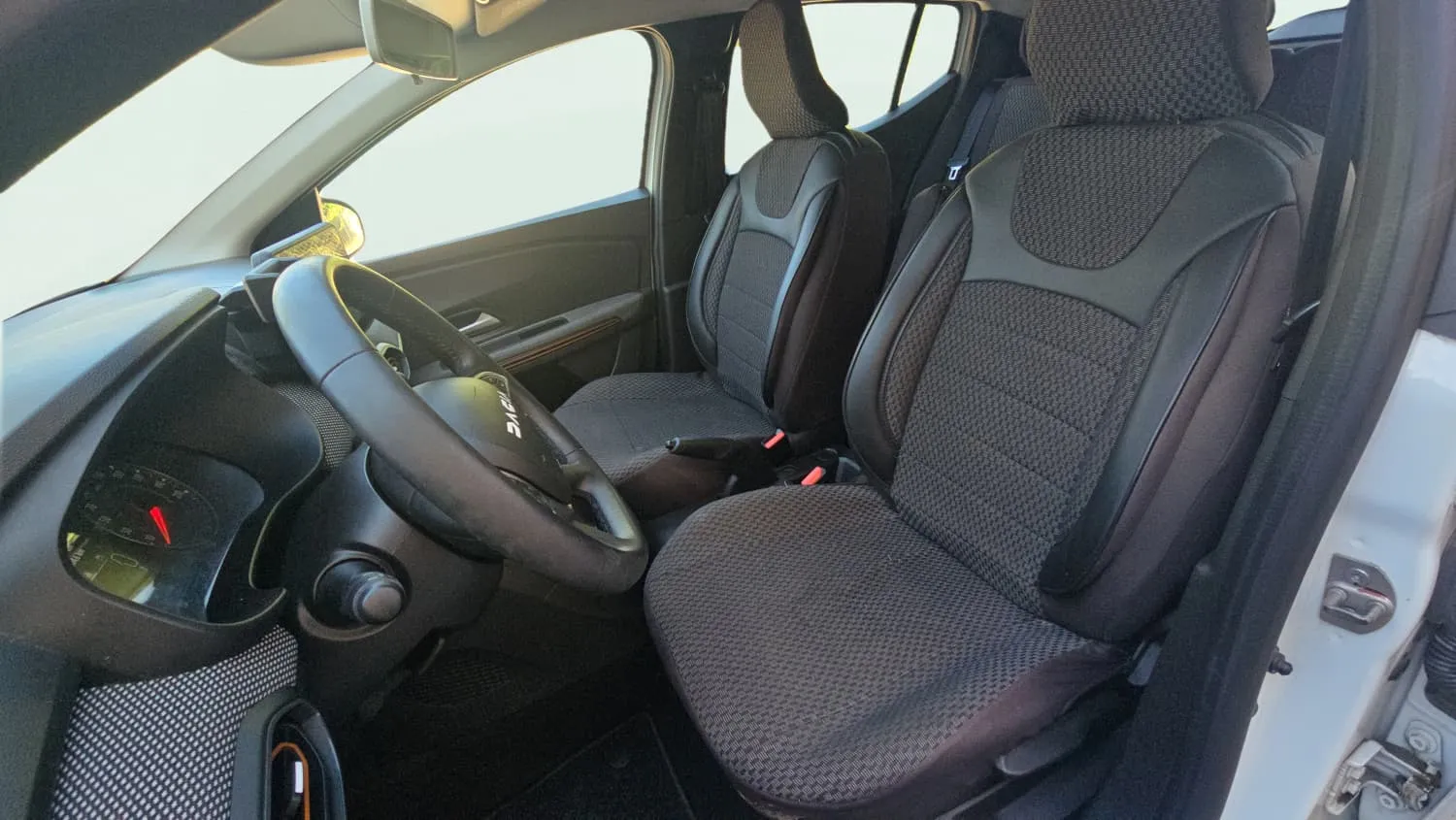 Dacia Sandero Stepway Essential TCe (90V) - foto 12