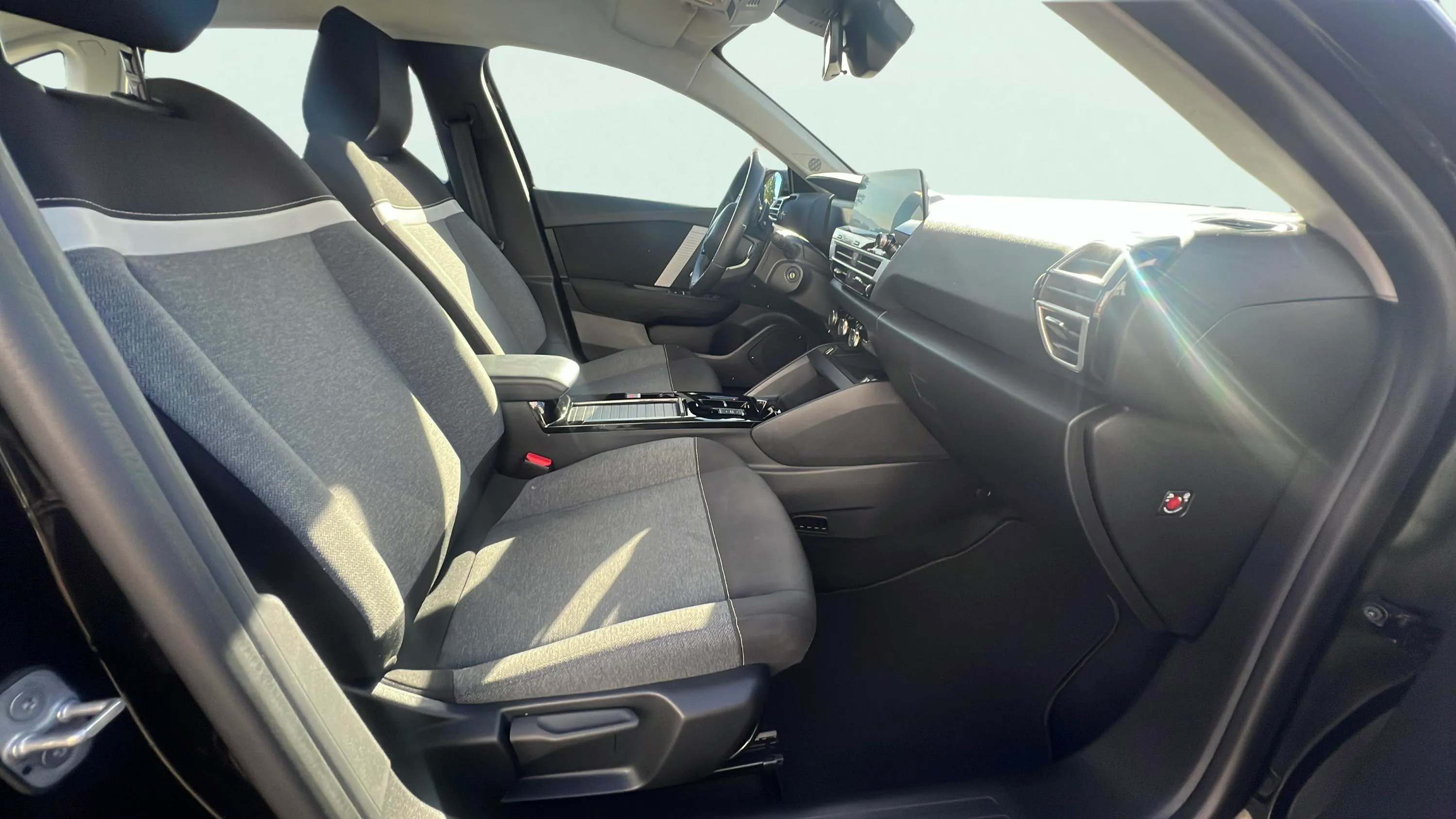 Citroën C4 X Hybrid 136 e-DCS6 Plus - foto 13