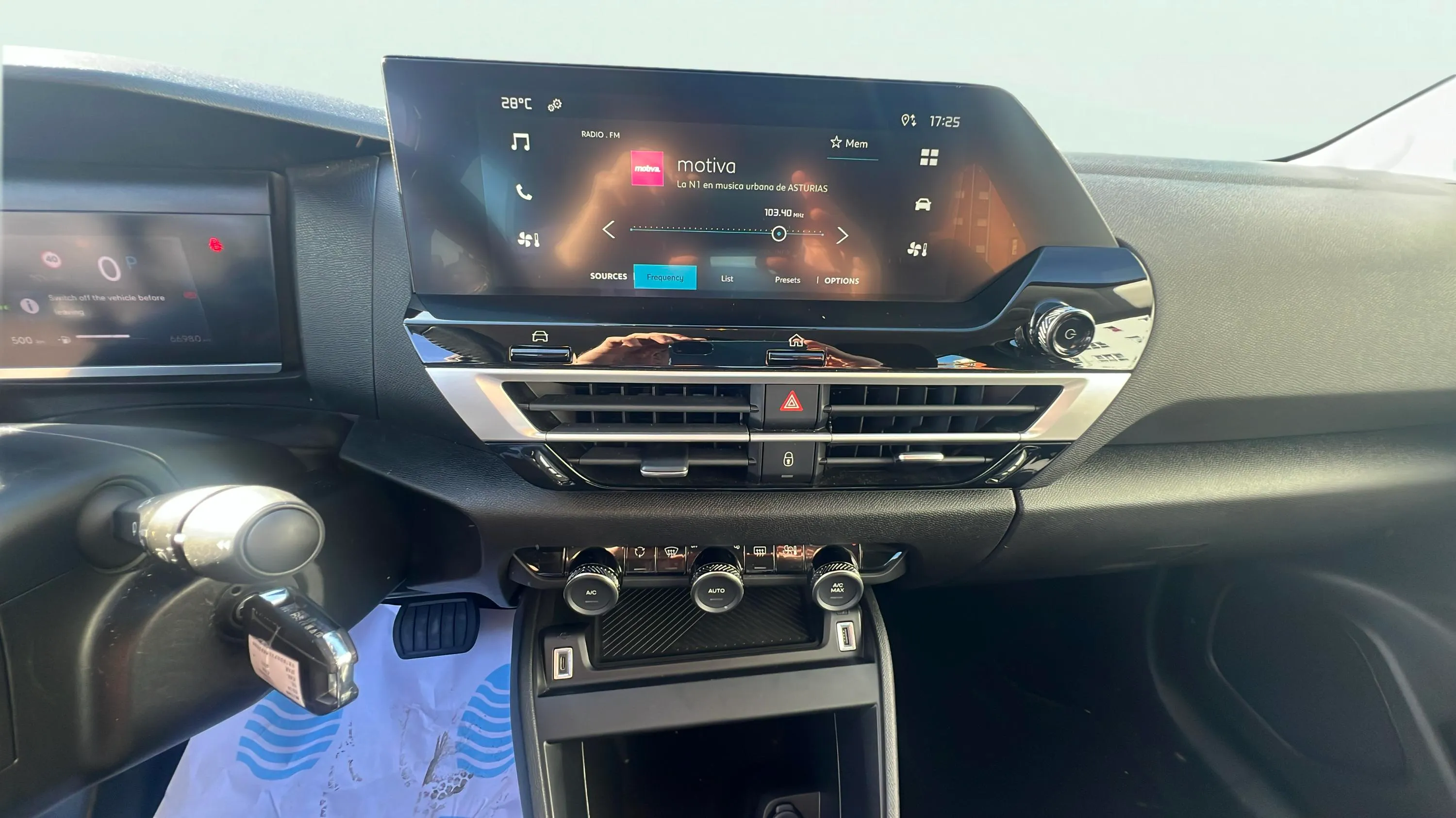 Citroën C4 X Hybrid 136 e-DCS6 Plus - foto 11