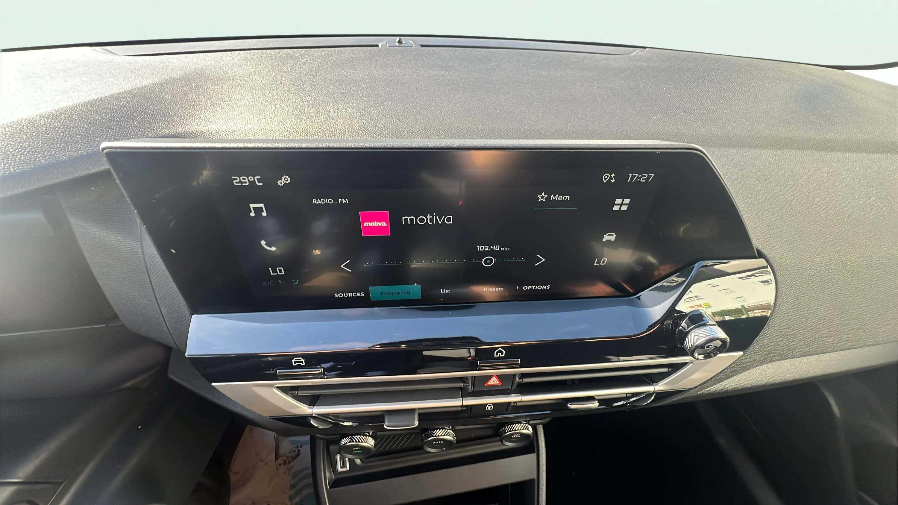 Citroën C4 X Hybrid 136 e-DCS6 Plus - foto 22